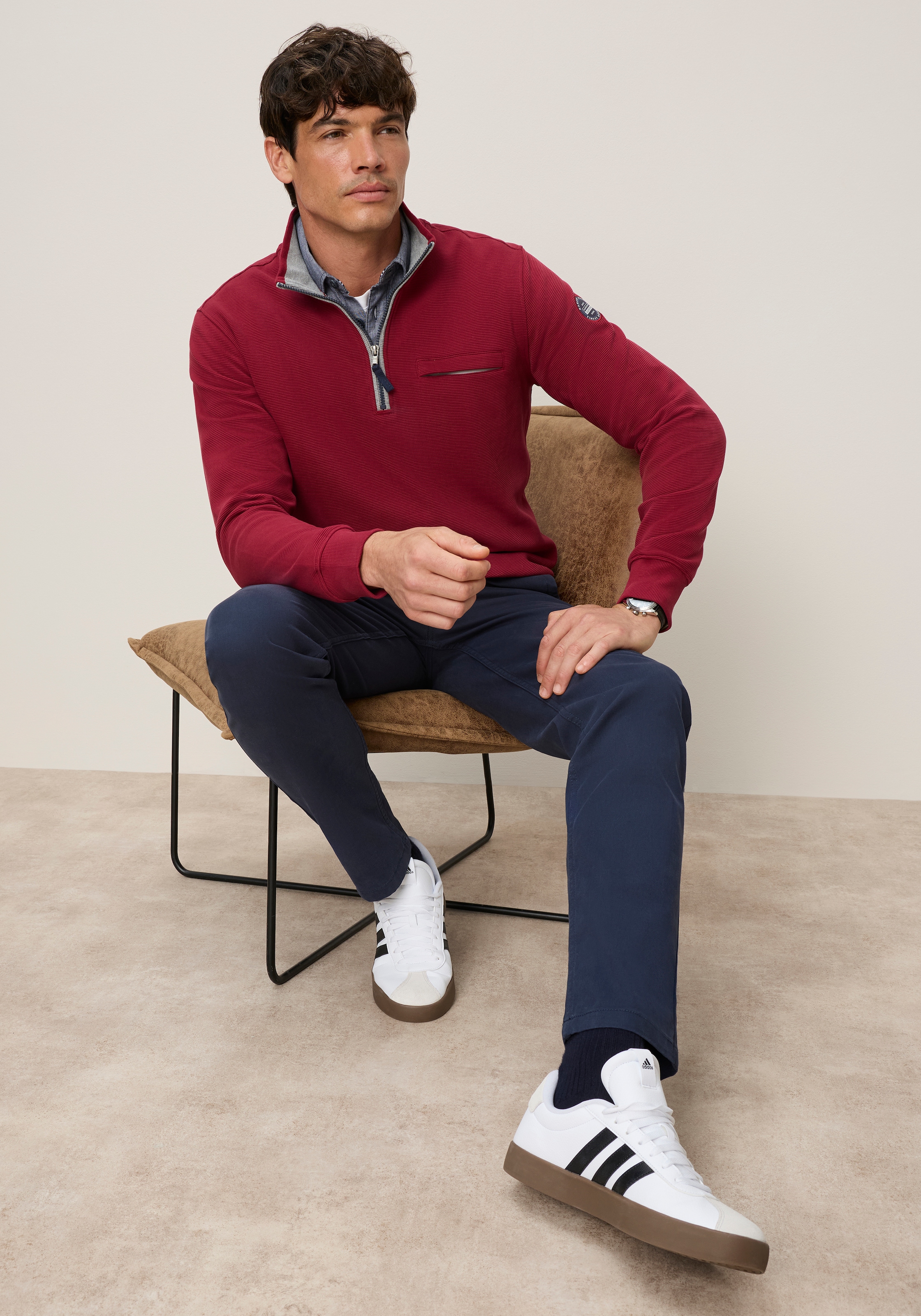 Man's World Sweatshirt »- Sportiv gepflegte Optik für Alltag und Freizeit«, gerippter Oberstoff, Reissverschlusstasche, Kontrastakzente
