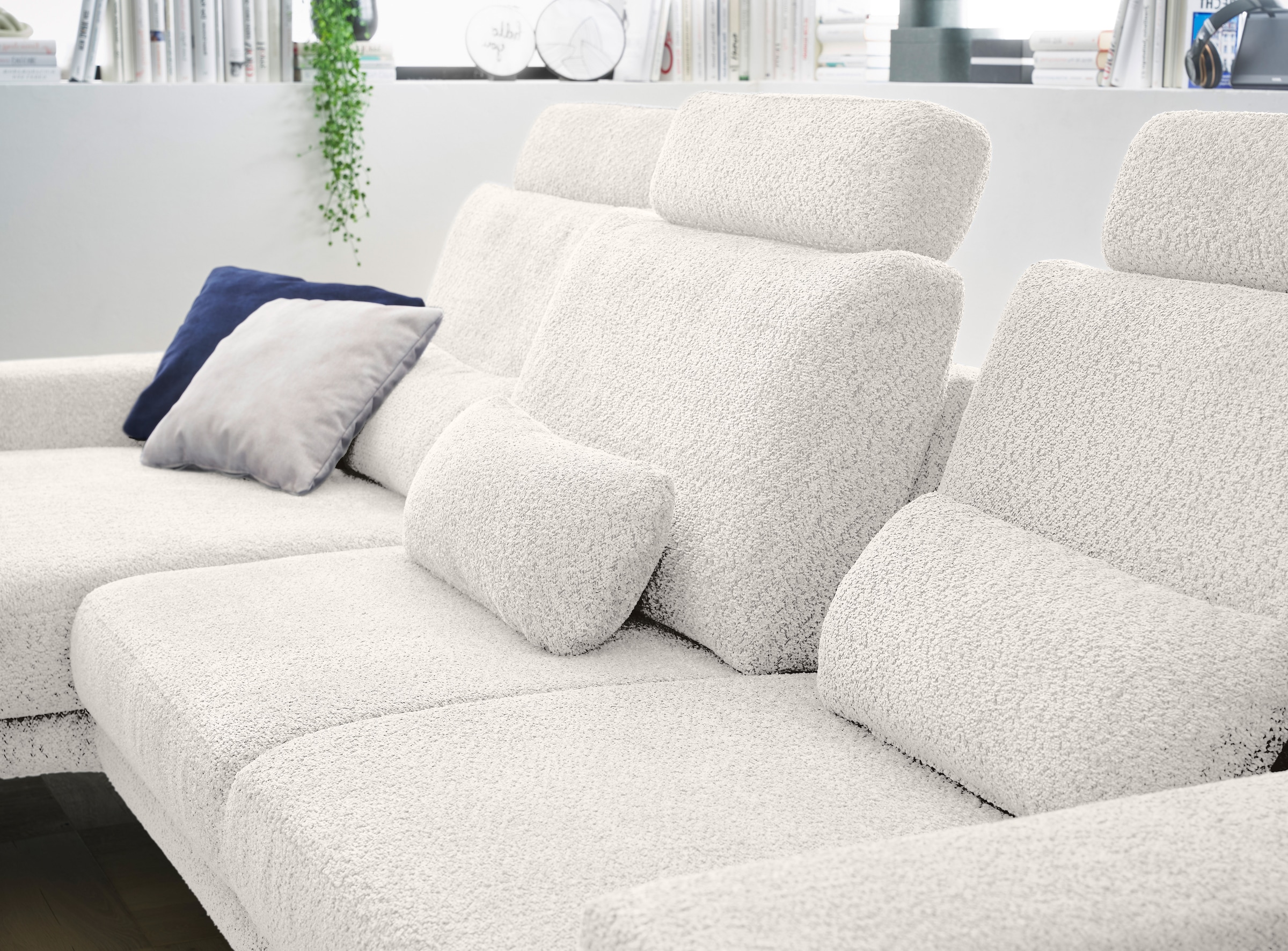 set one by Musterring Ecksofa »SO 3600, inkl motor. Sitztiefenverstellung, Kopfstützen, Nierenkissen«, Sitzhöhe 44 cm, Federkern, Breite 293 x Tiefe 180 cm, Kama natur