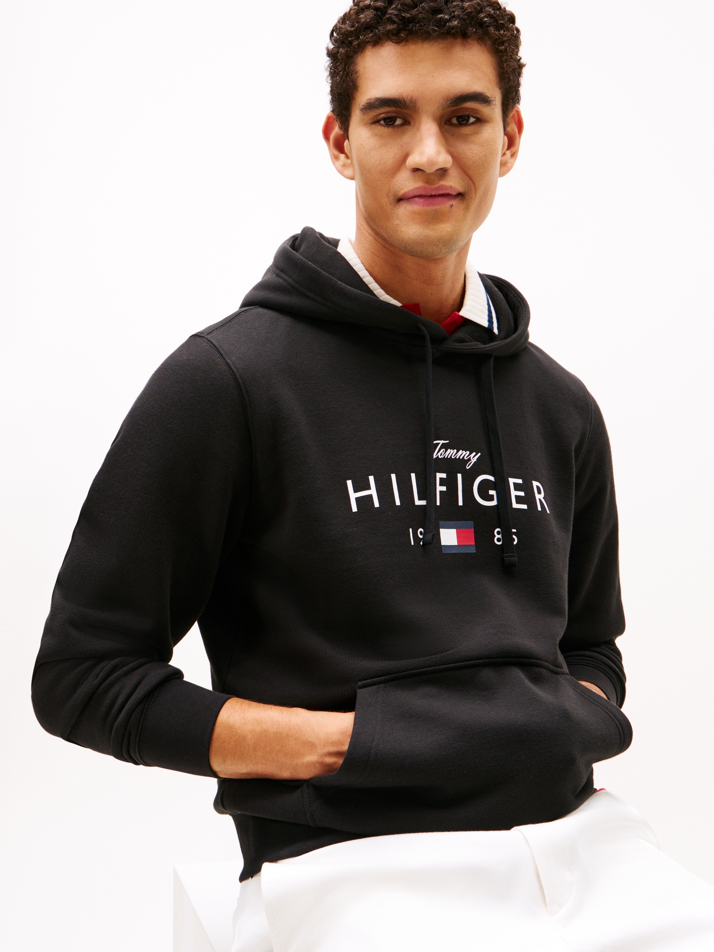 Tommy Hilfiger Hoodie »BRAND LOVE BIG HILFIGER«, mit Logo-Grafik, normale Passform
