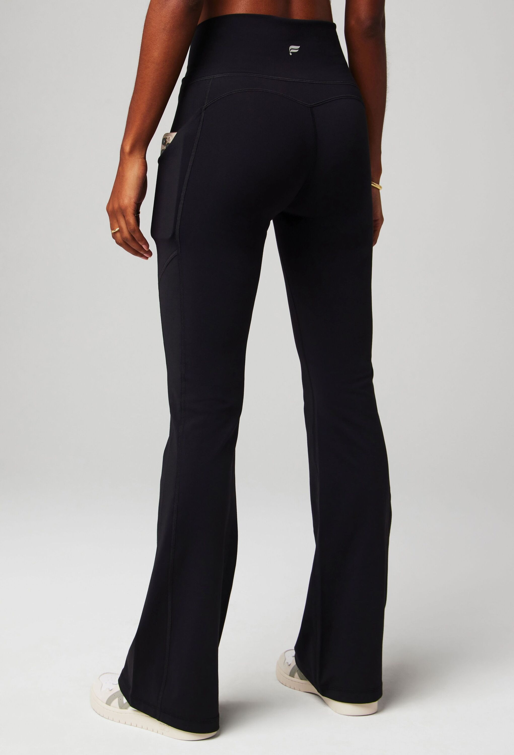 Fabletics Trainingshose »Fabletics Hose OASIS HIGH-WAISTED KICK FLARE«  mit hohem Bund
