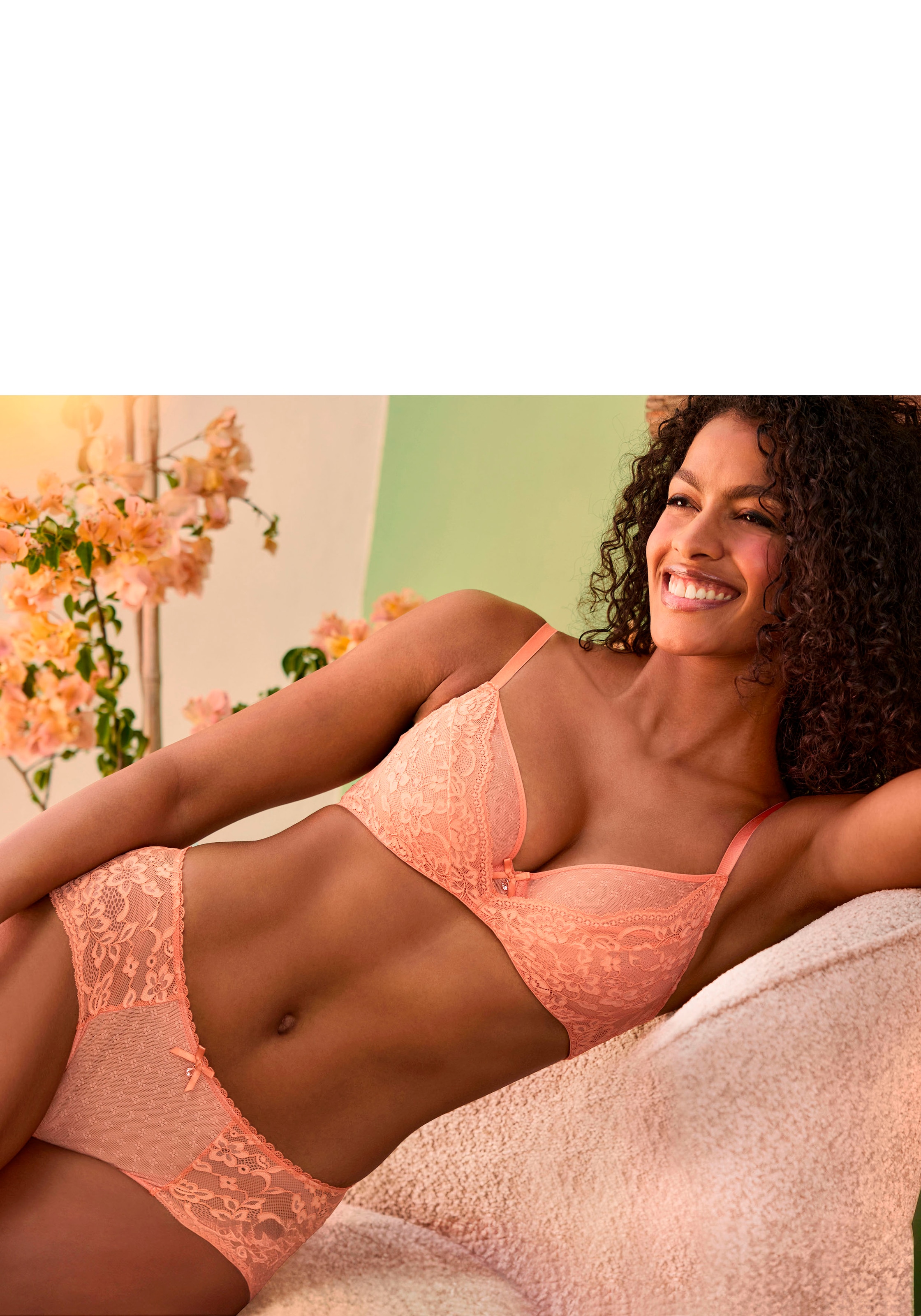 s.Oliver Panty, mit zarter Jacquardspitze und feinem Soft-Mesh