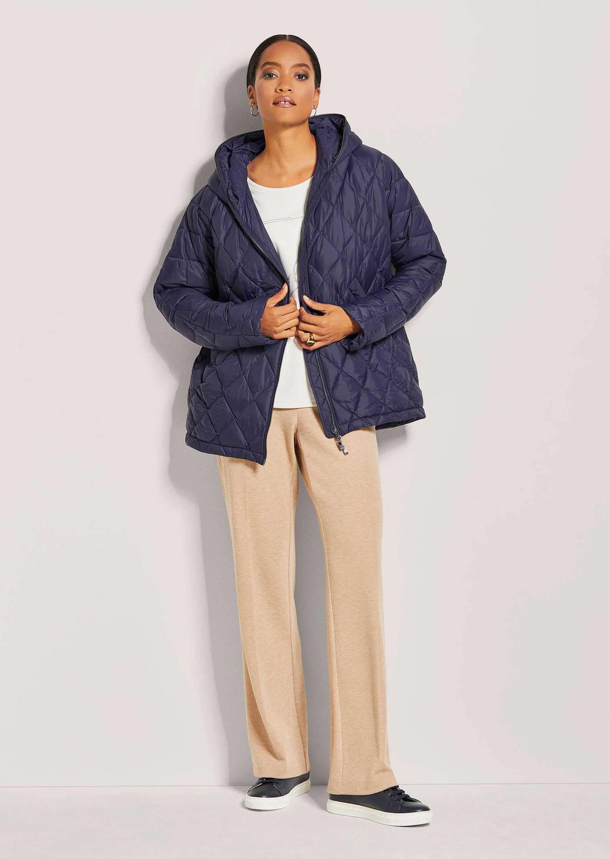 MADELEINE Kurzjacke »Steppjacke Steppjacke mit Kapuze«