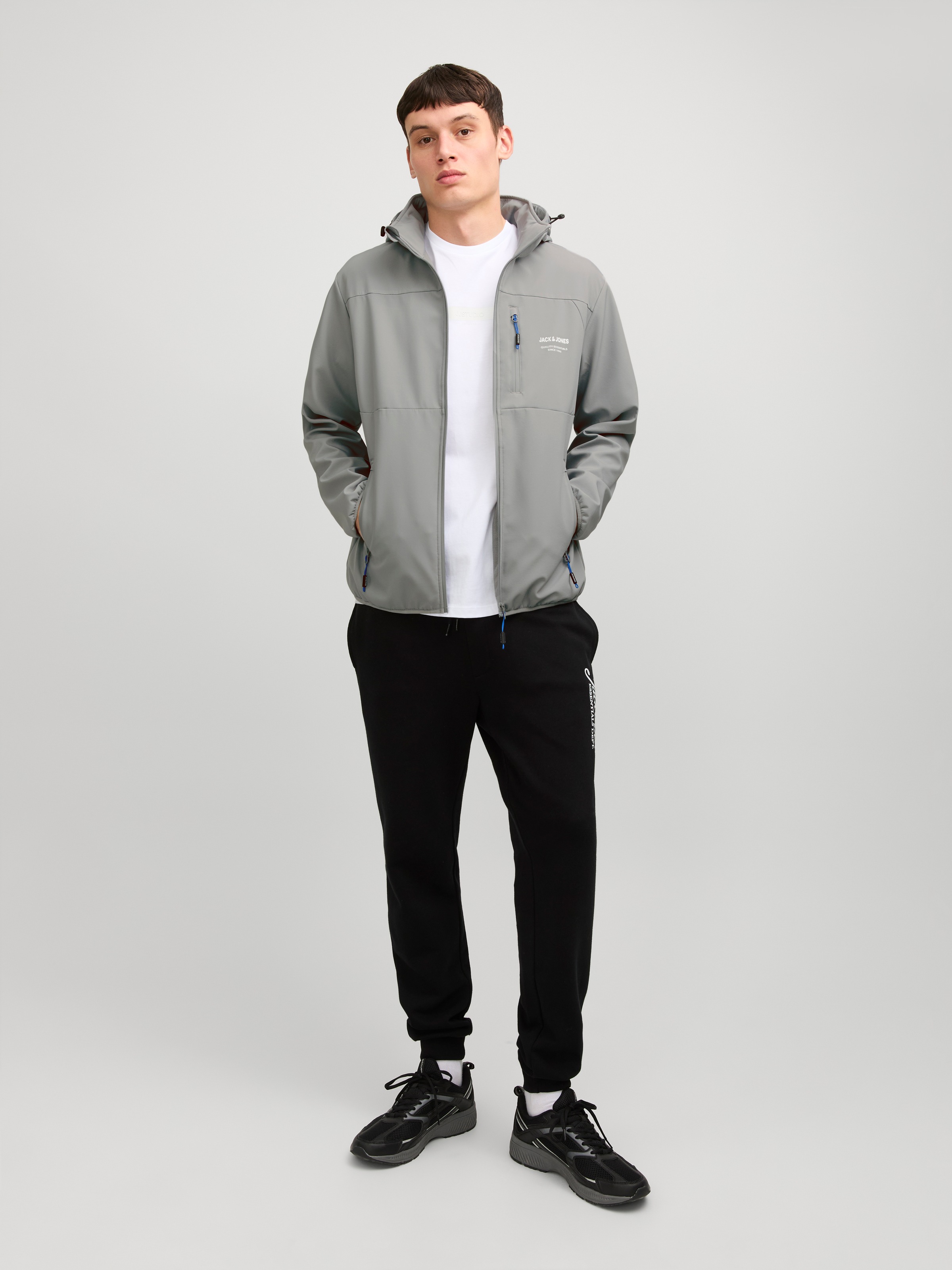 Jack & Jones Softshelljacke »JJTHEO SOFTSHELL JACKET«, mit Kapuze