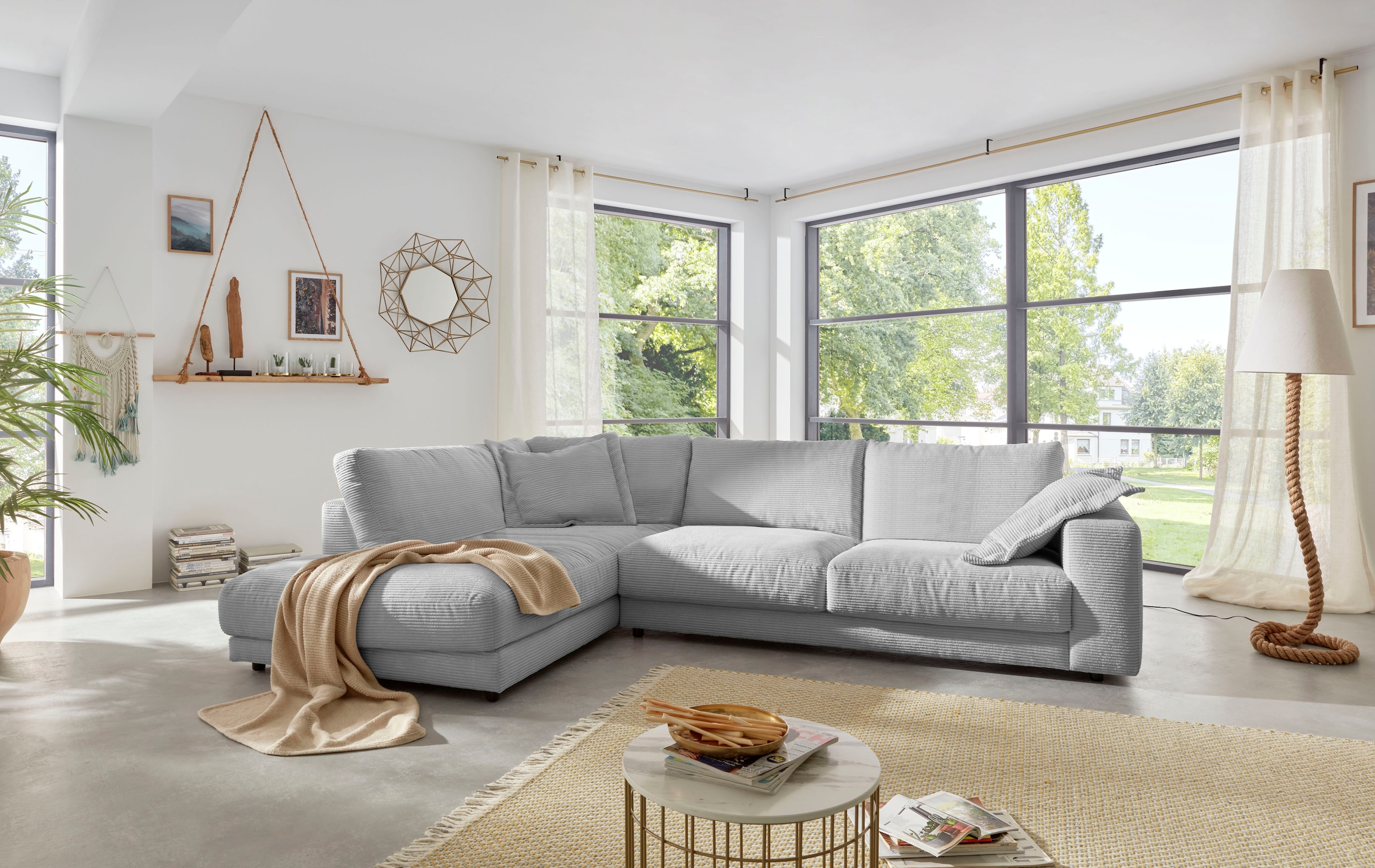 Places of Style Ecksofa »Enisa XXL B/T/H: 325/224/85 cm L-Form«, Kuschelig, gemütlich, in 5 Farben, Bezug in Cord, mit 2 Zierkissen