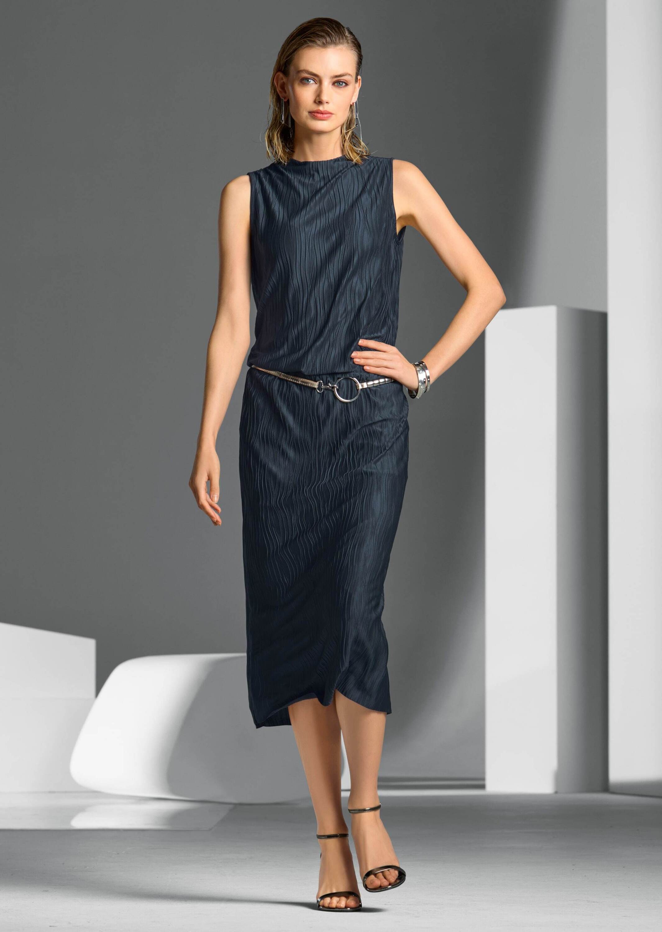 MADELEINE Midirock »Midirock Schlupfrock mit Wellenstruktur« Jerseyrock mit Struktur