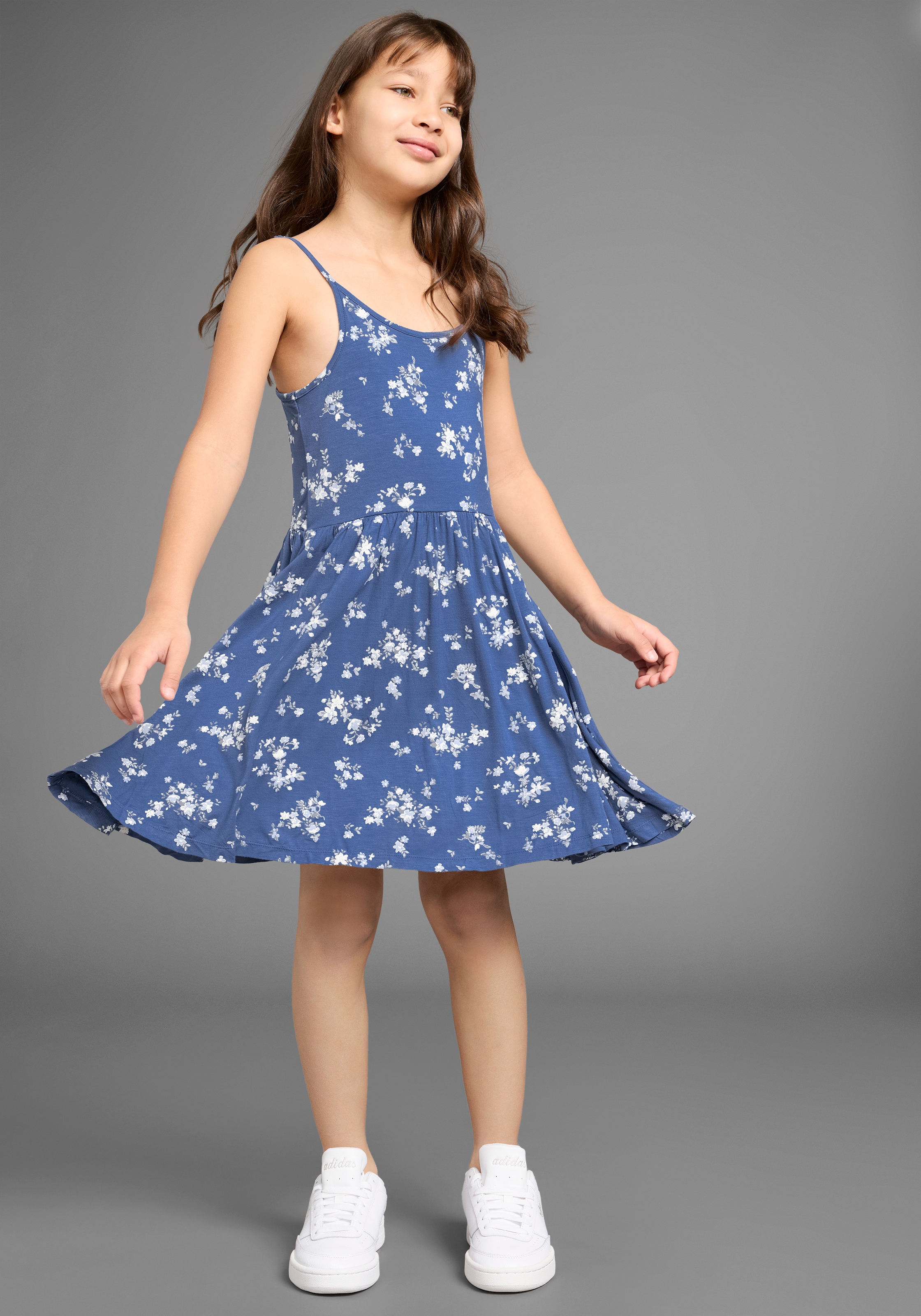 KIDSWORLD Jerseykleid »Trägerkleid im Blumenmuster«, aus Viskose mit schönem Blumendruck