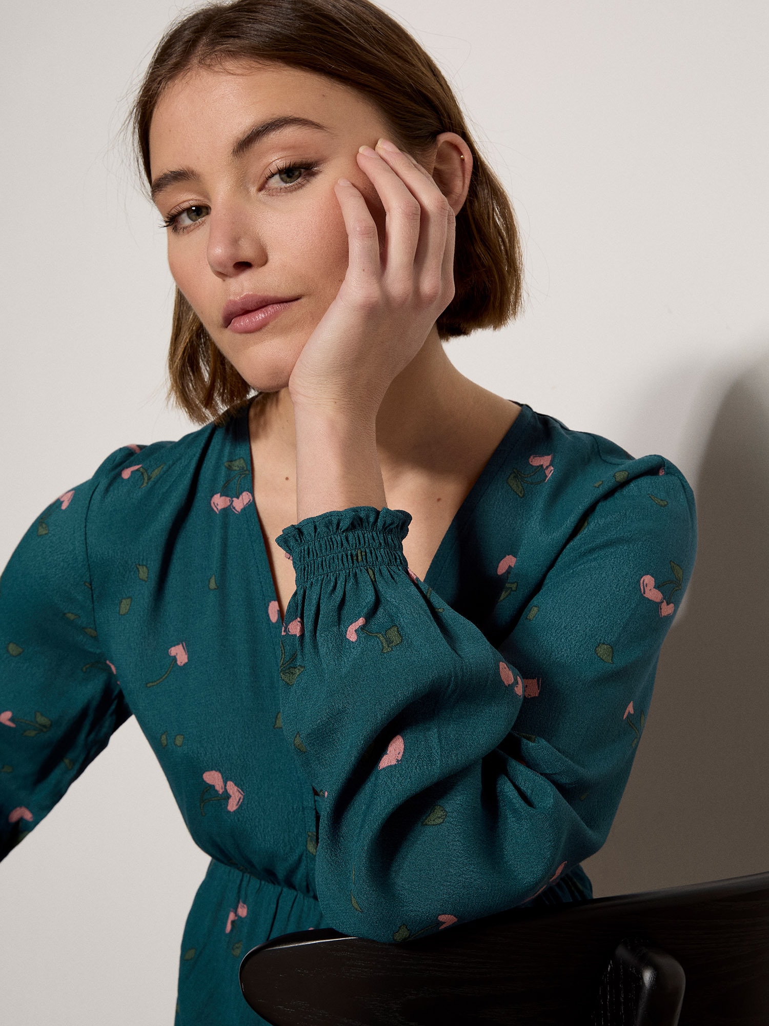Apricot Minikleid »Kurzes Crêpekleid« mit Kirschprint