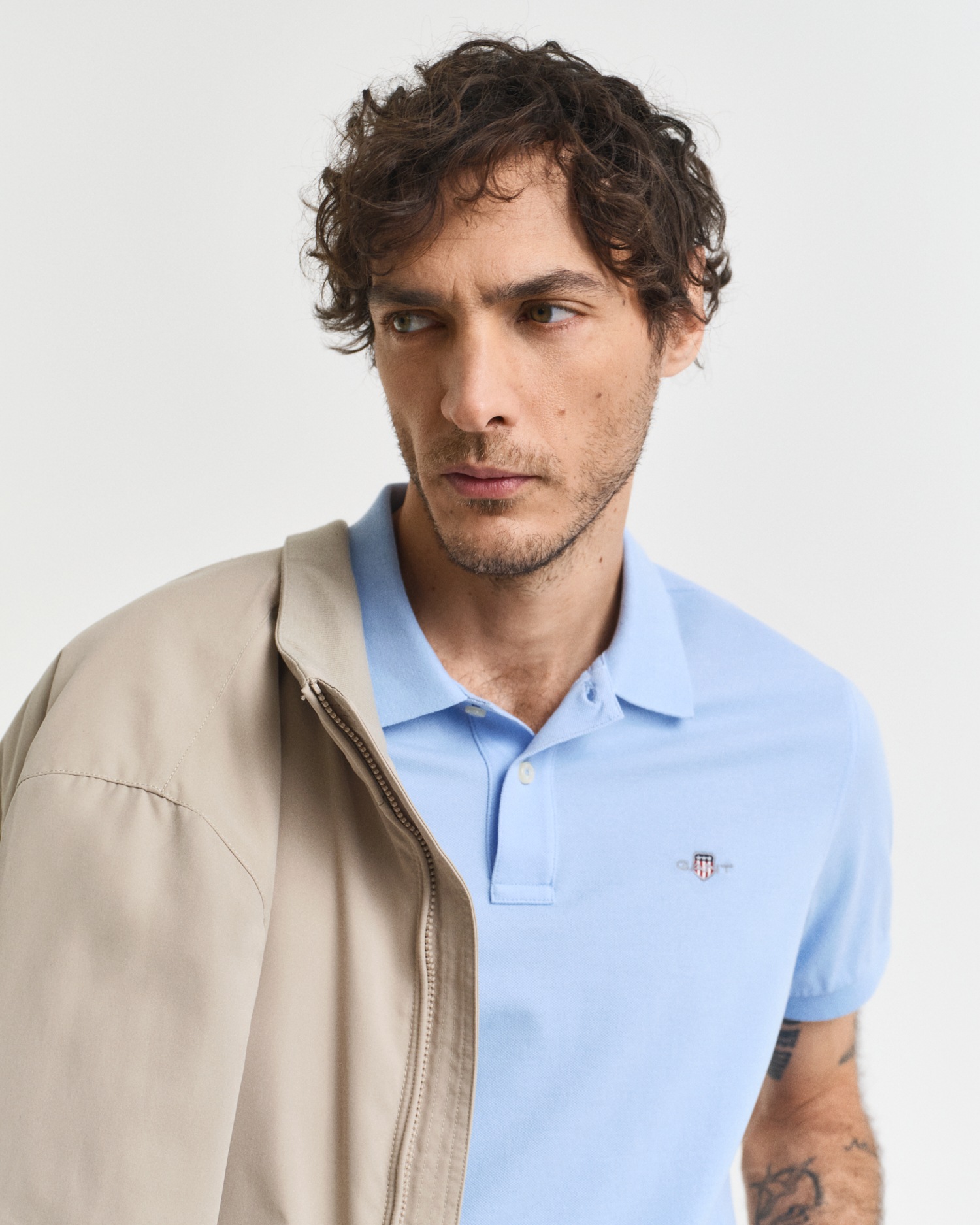 Gant Poloshirt »REG SHIELD SS PIQUE POLO«, mit Logo und Flachstrickkragen 100% Baumwolle Pique