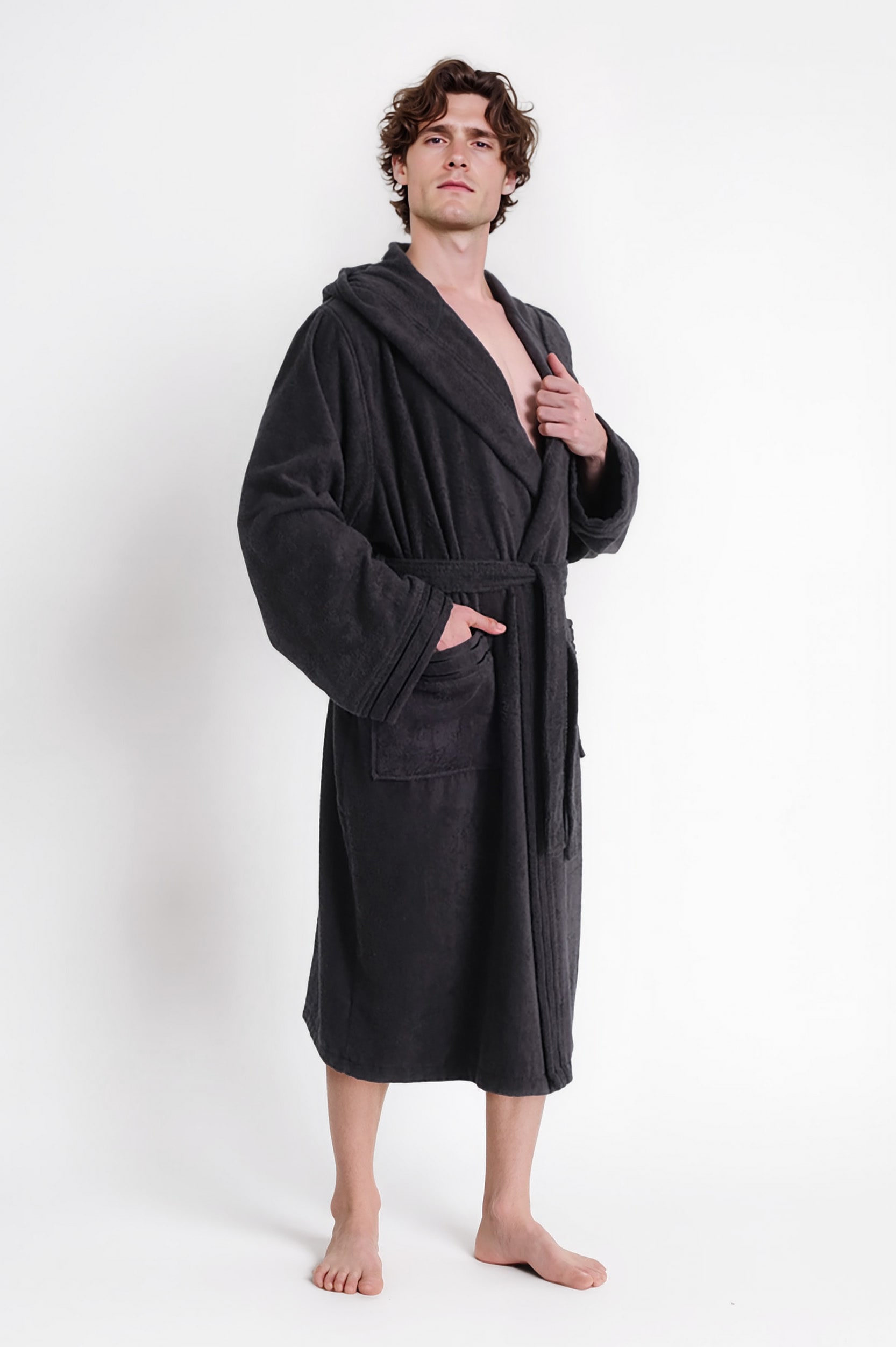Bruno Banani Herrenbademantel »Clement, ideal für Sauna & Spa, Hotelbademantel, Morgenmantel«, (1 St.), 100% Baumwolle, einfarbig, glänzende Streifen-Bordüre, Taschen, S-4XL