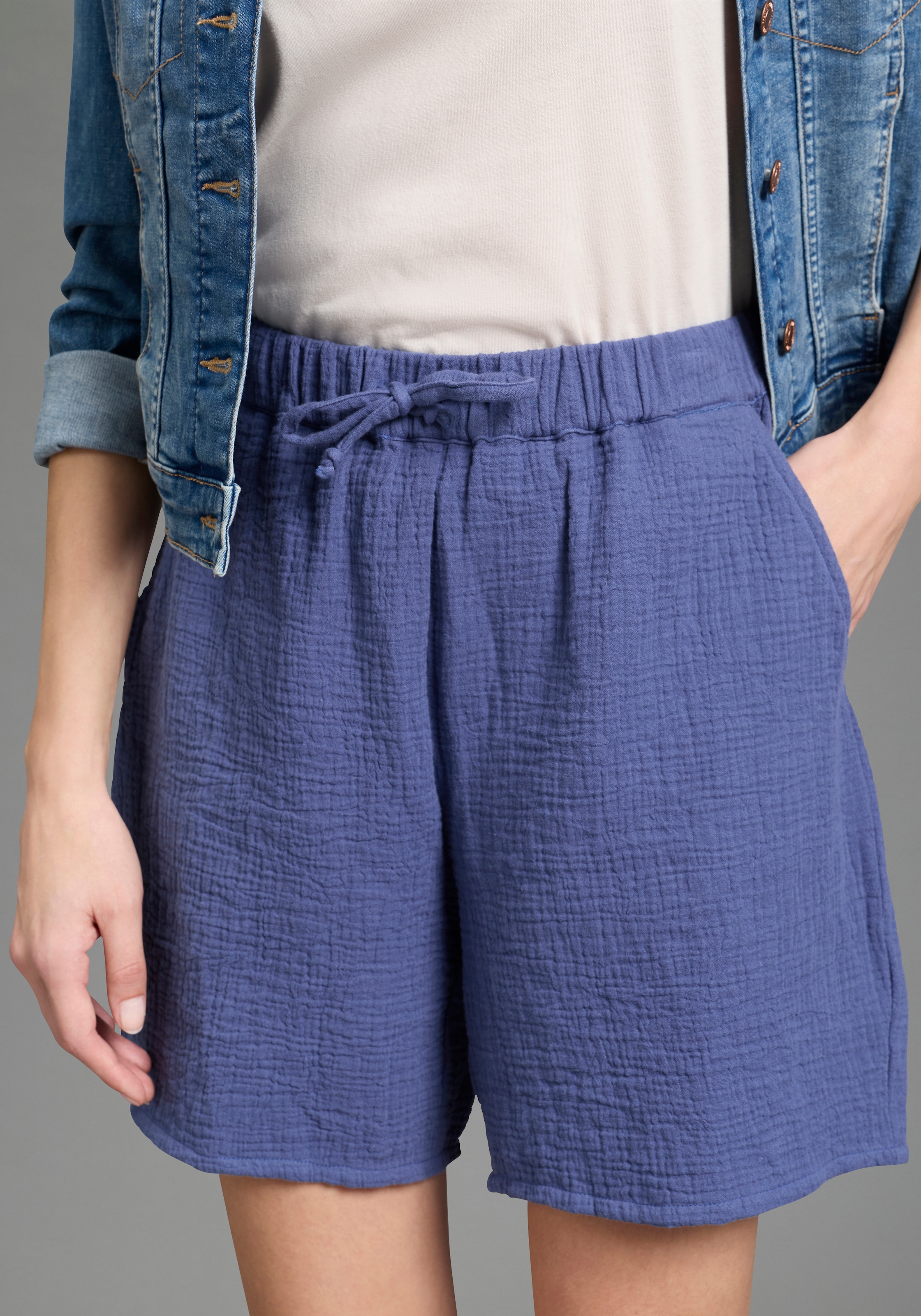 Laura Scott Shorts  feminine Stoffhose, aus Baumwolle, leichtes Webmaterial, unifarben