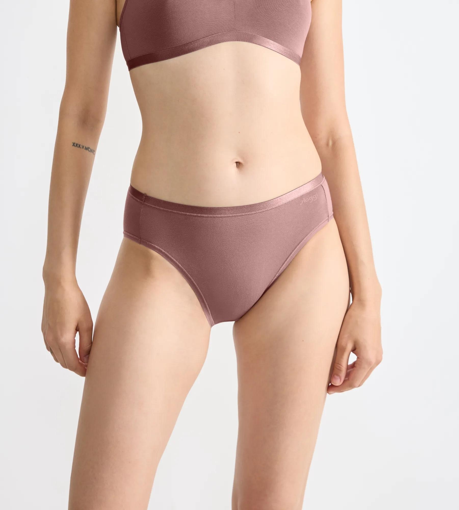 sloggi Tai-Slip »GO Daily Cotton« 3er Pack,  Glanz-Effekt Details, hoher Beinausschnitt, weich, elastisch