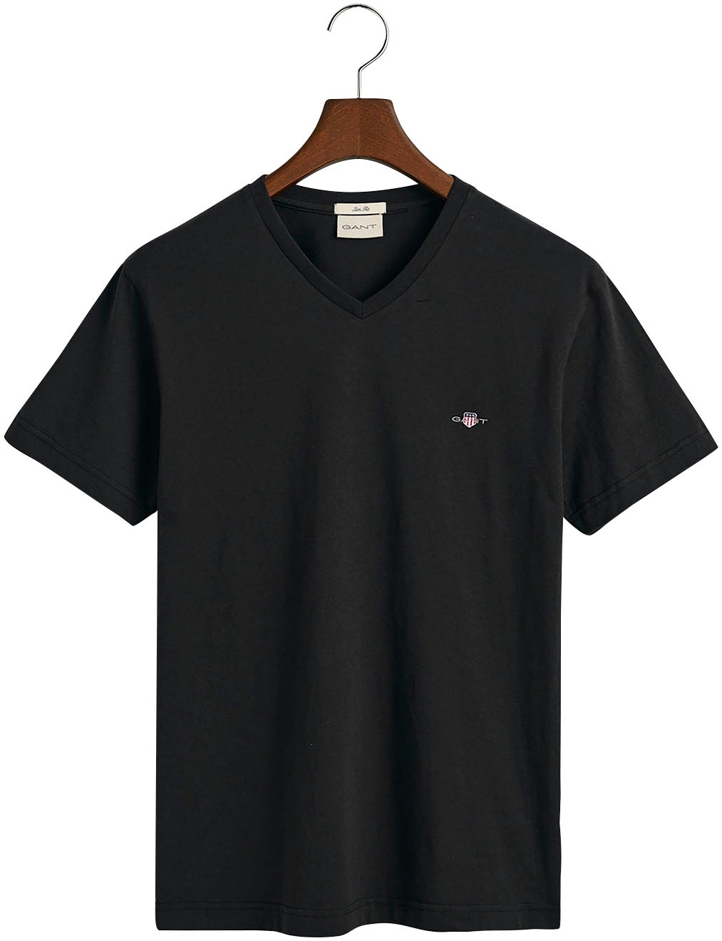 Gant T-Shirt »SLIM SHIELD V-NECK T-SHIRT«, mit einer kleinen Logostickerei auf der Brust