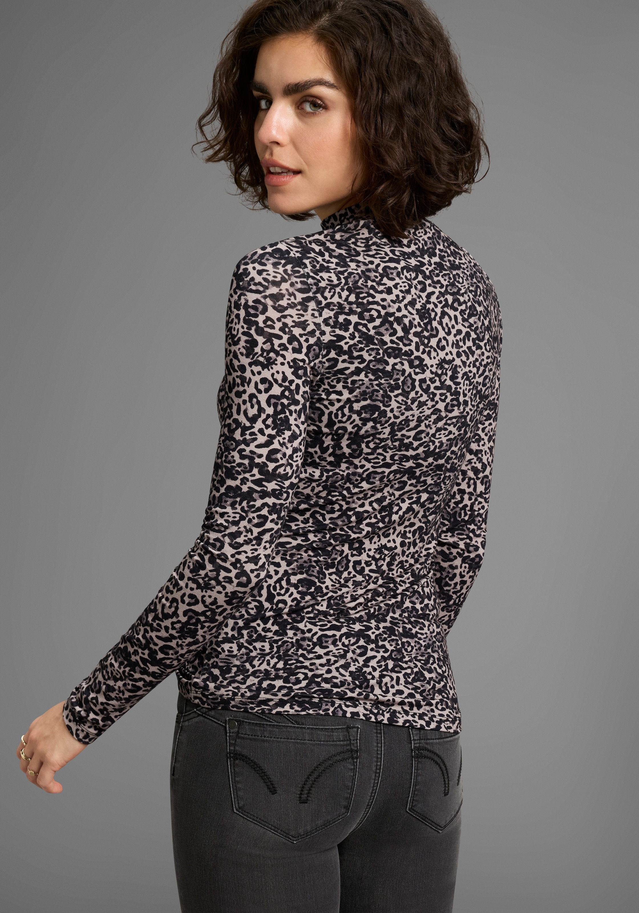 Laura Scott Longsleeve, in modischem Leoparden-Print - NEUE KOLLEKTION