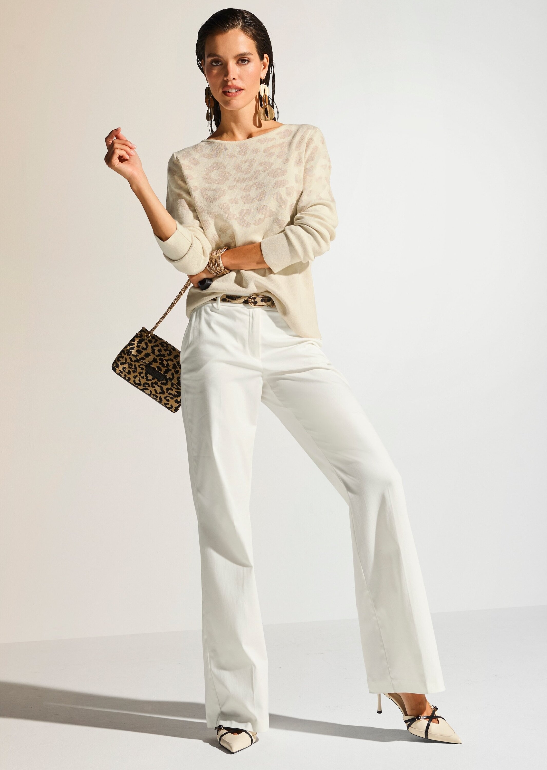 MADELEINE Longpullover »Strickpullover Jacquardpullover mit Animal-Design« Ton-in-Ton-Jaquard