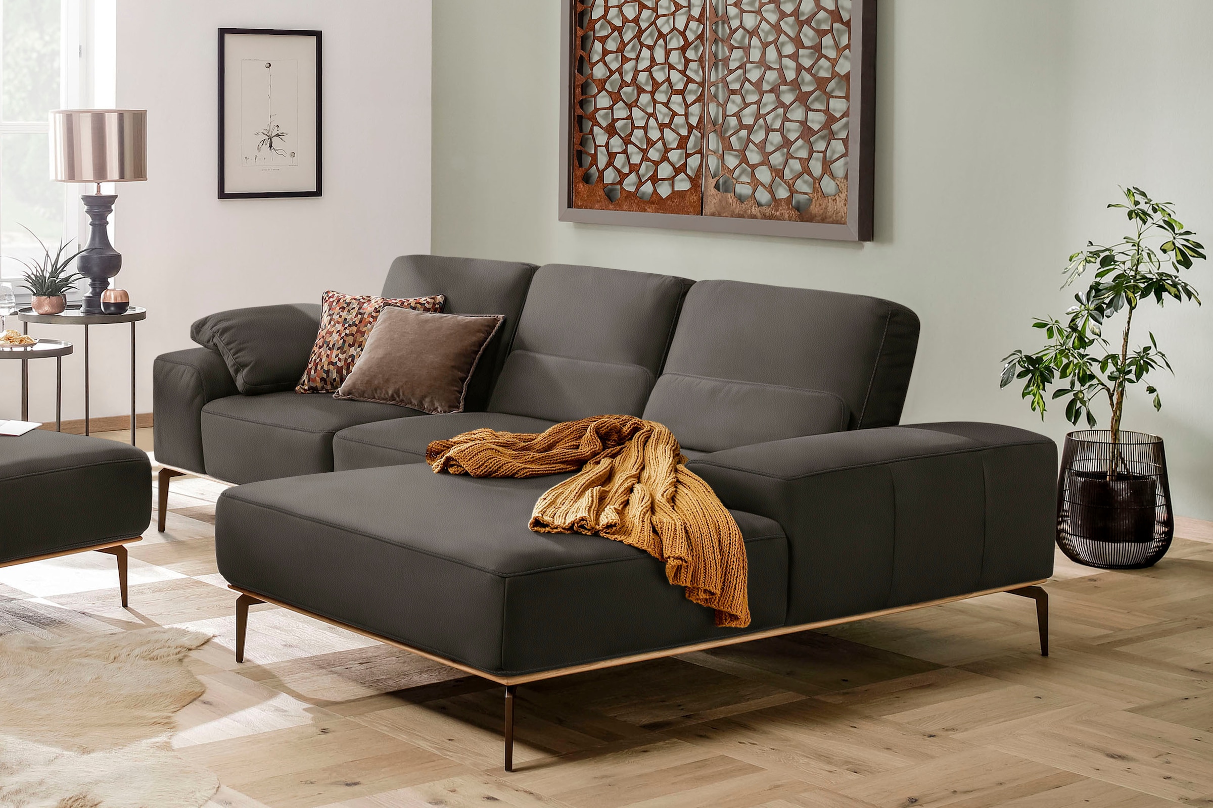 W.SCHILLIG Ecksofa »run, Designsofa mit tollem Sitzkomfort, bequem, L-Form«, mit Holzsockel, Füße in Bronze pulverbeschichtet, Breite 279 cm