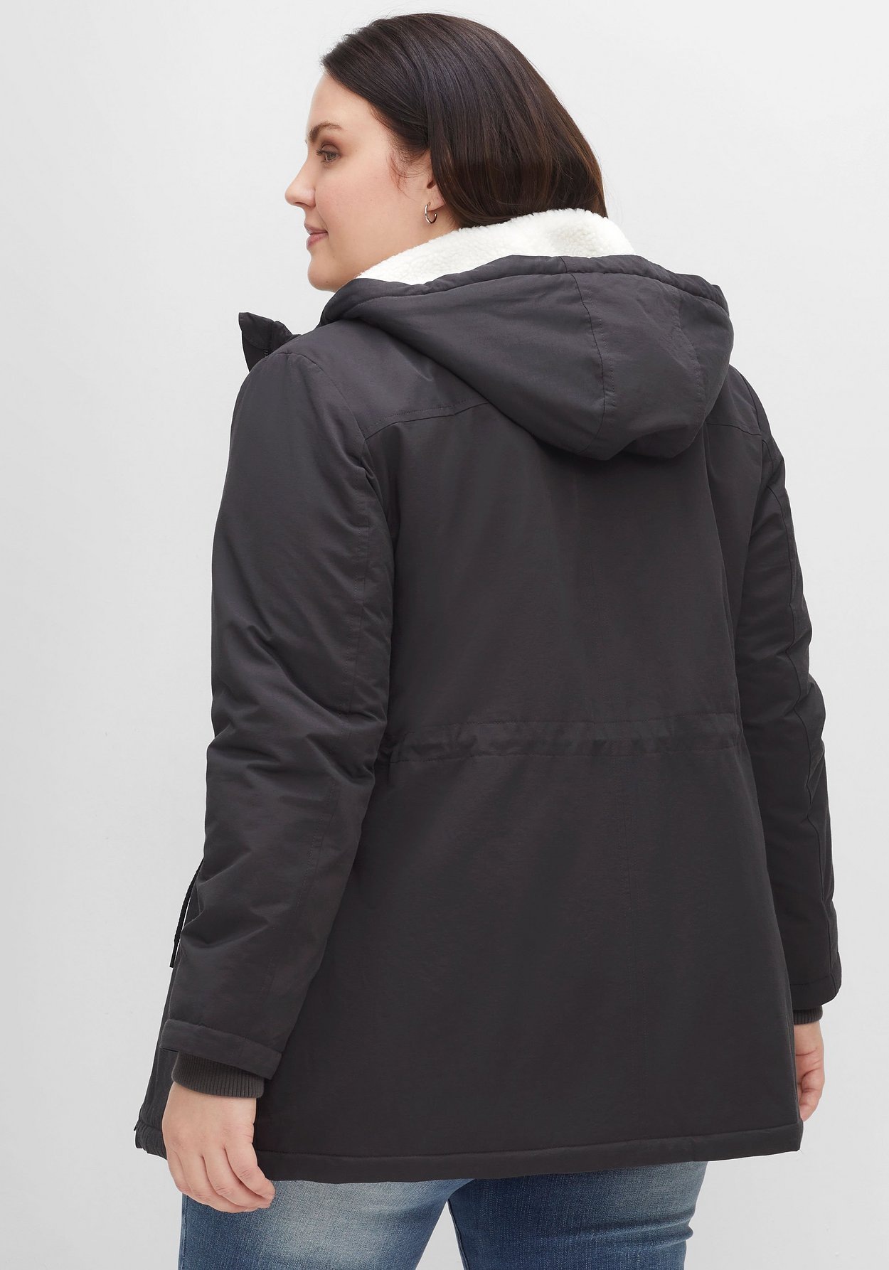 Sheego Outdoorjacke »Parka mit Teddyfutter im Body und Kapuze«, mit Kapuze, mit Teddyfutter im Body und Kapuze