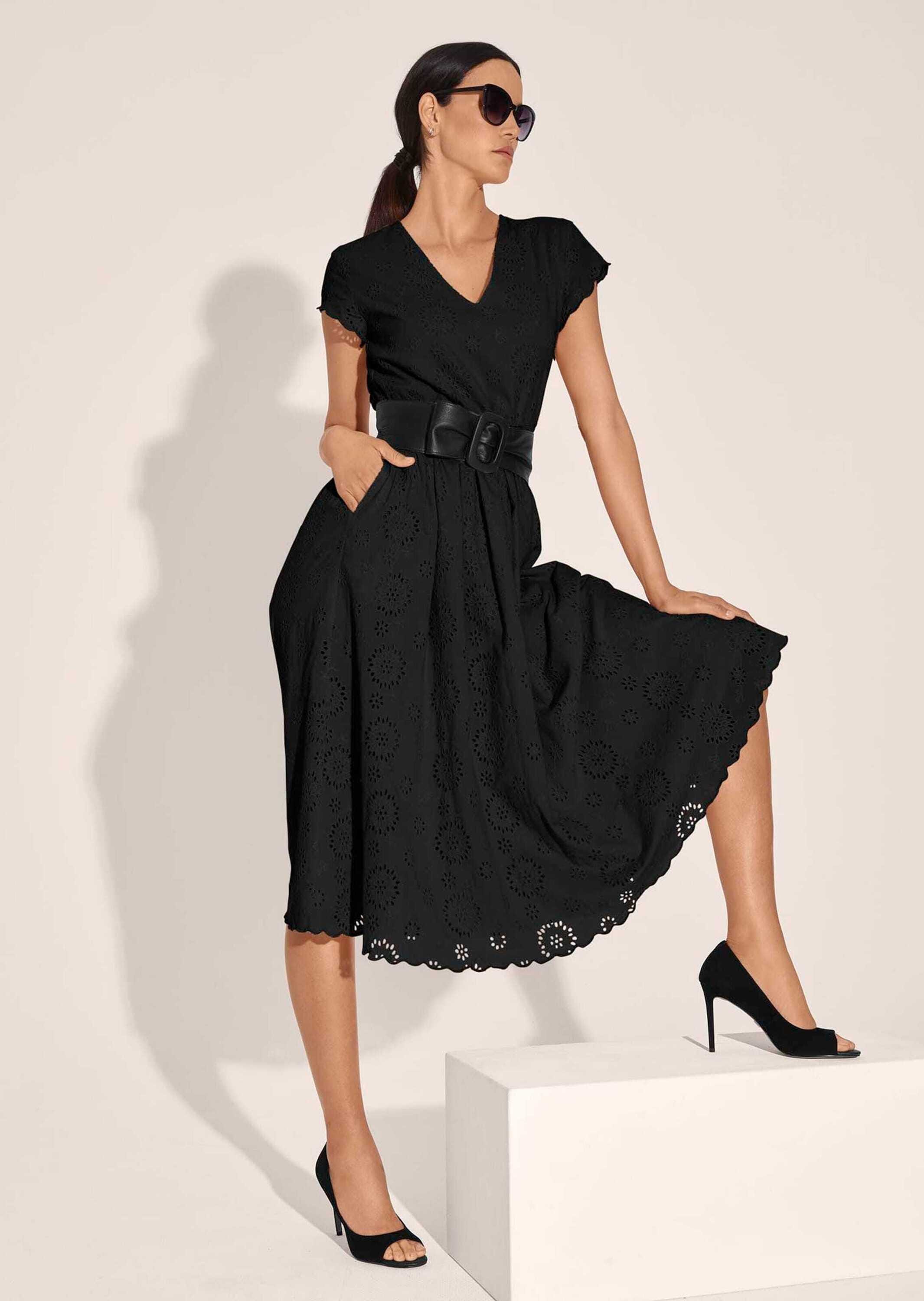 MADELEINE Midikleid »Spitzenkleid Spitzenkleid mit kurzen Ärmeln und weitem Rock«