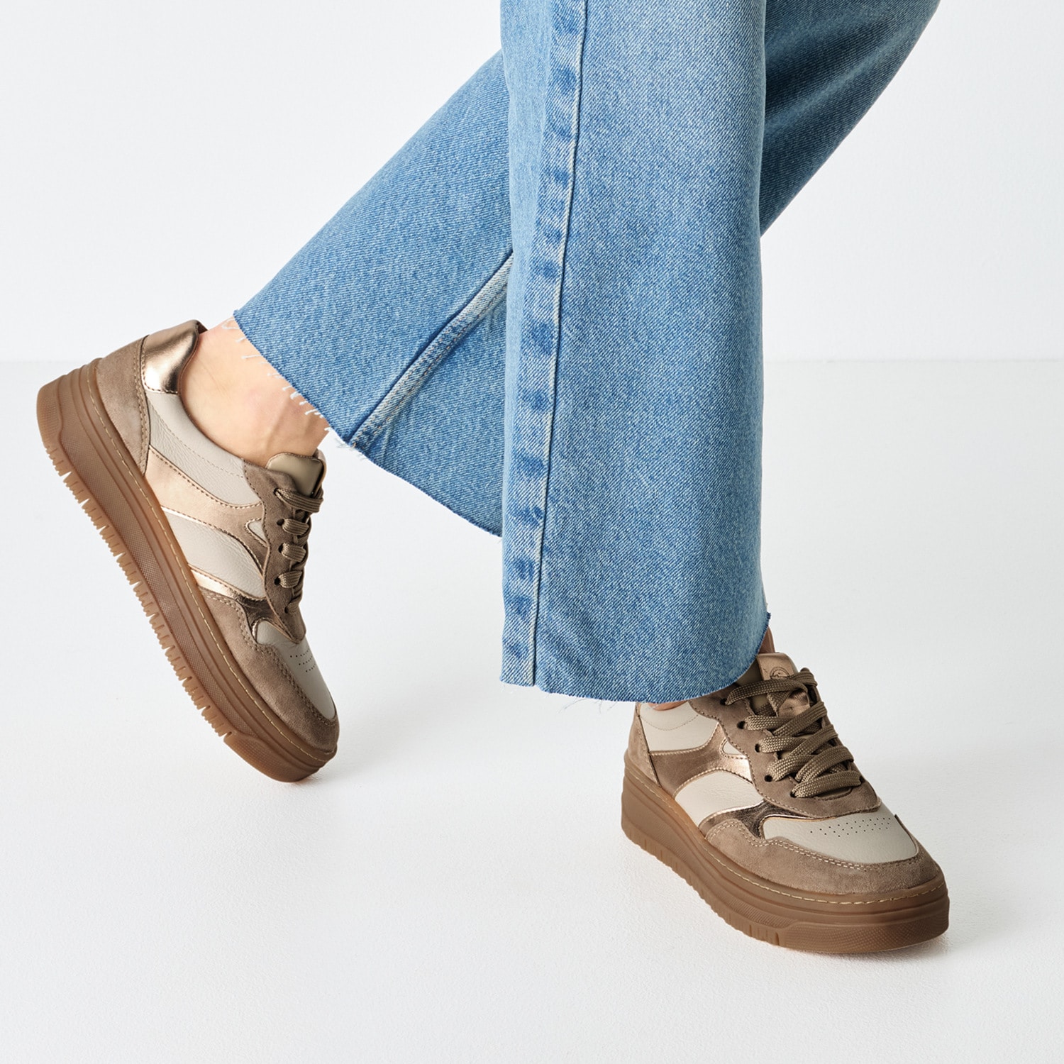 Tamaris Plateausneaker  Freizeitschuh, Plateausneaker im angesagtem Look