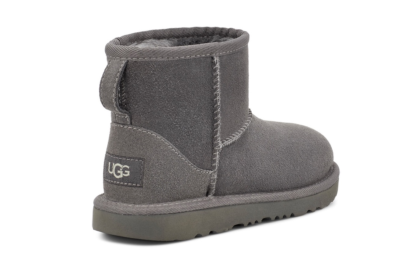 UGG Winterboots »Classic Mini 2«, Schlupfboot, Casula Boot in hochwertiger Twinface-Machart