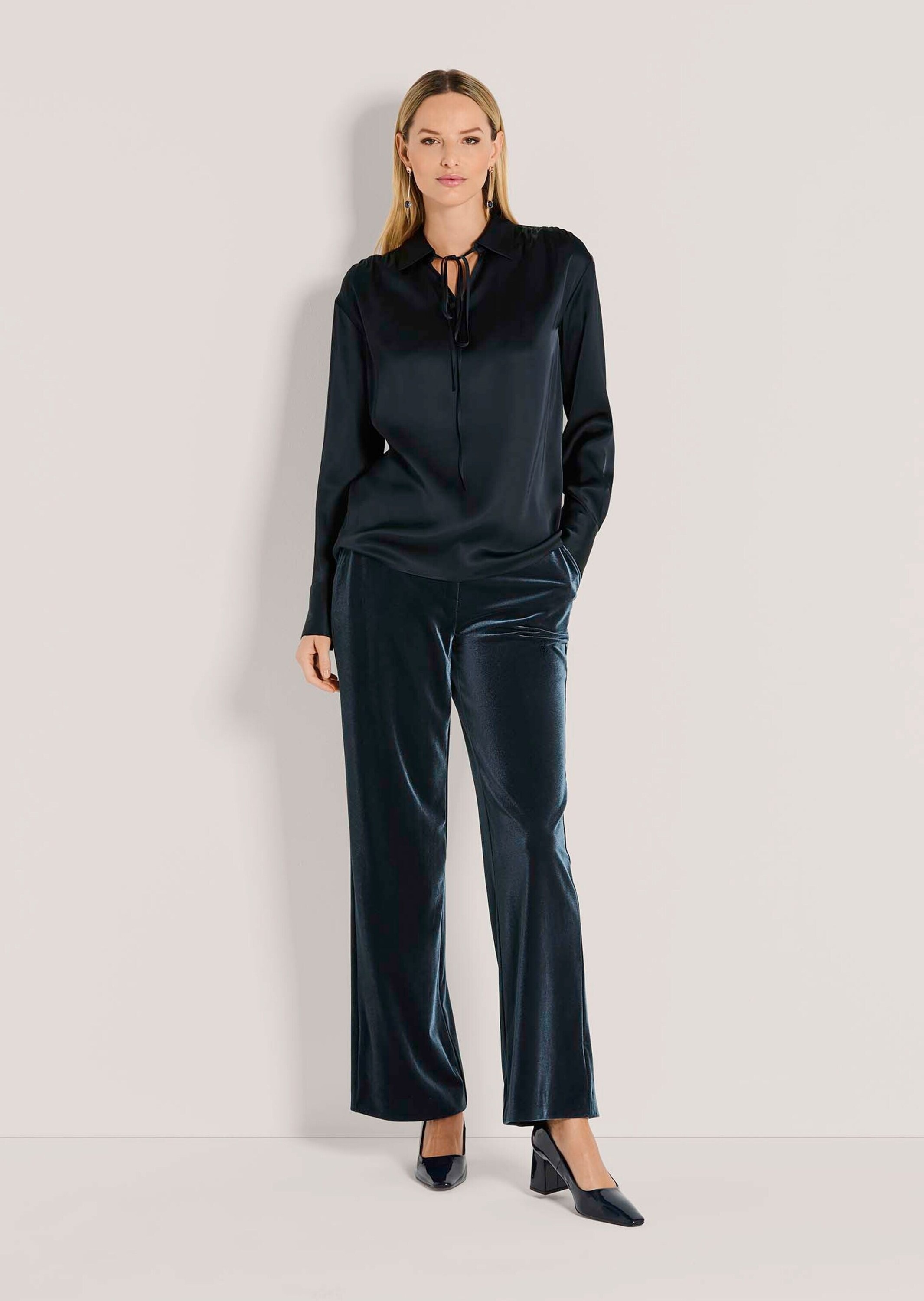 MADELEINE Langarmbluse »Bluse Elegante Bluse mit V-Ausschnitt« Mit Hemdkragen