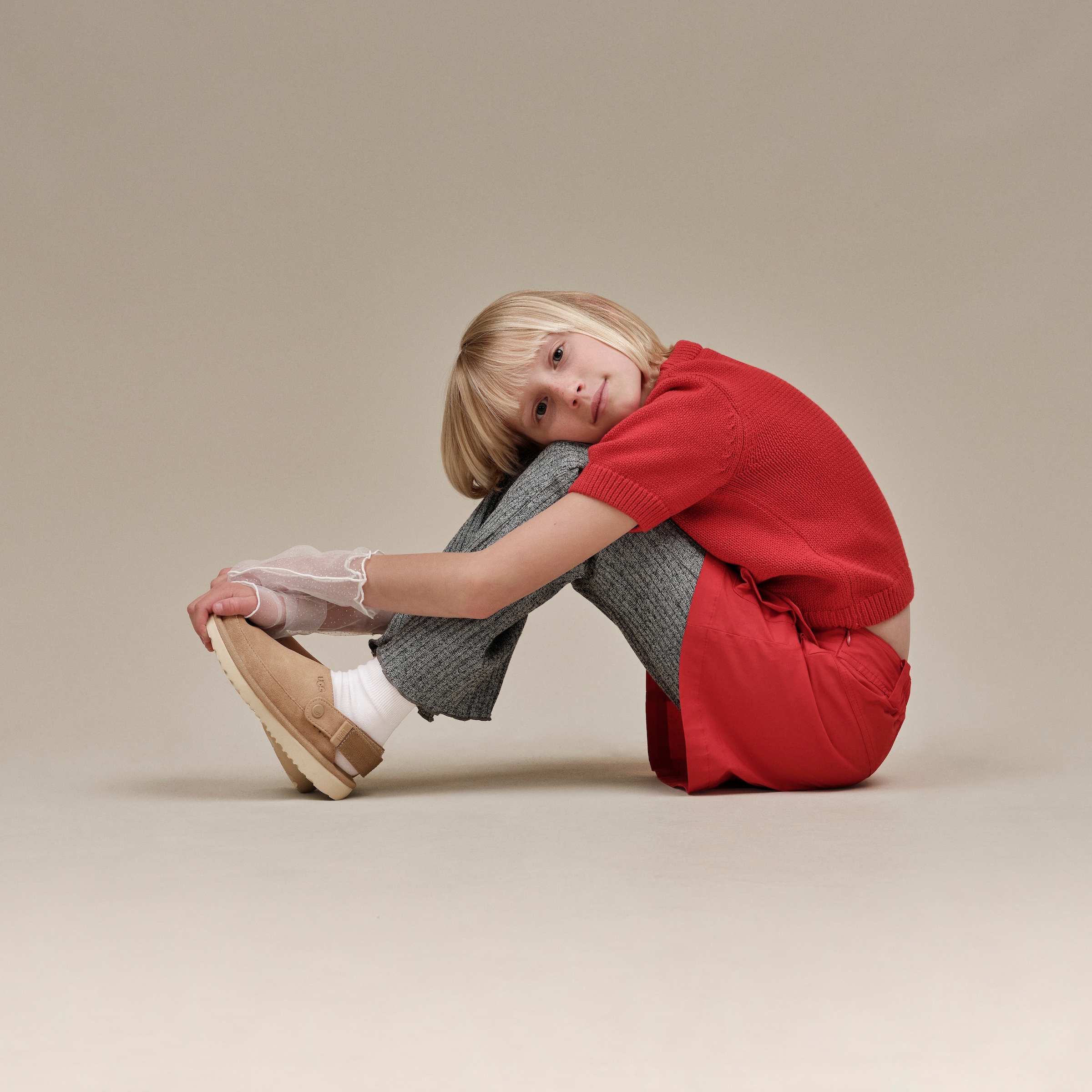 UGG Clog »KID´S GOLDENSTAR CLOG«, Hausschuh, Mule, Plateauschuh mit schwenkbarem Fersenriemchen