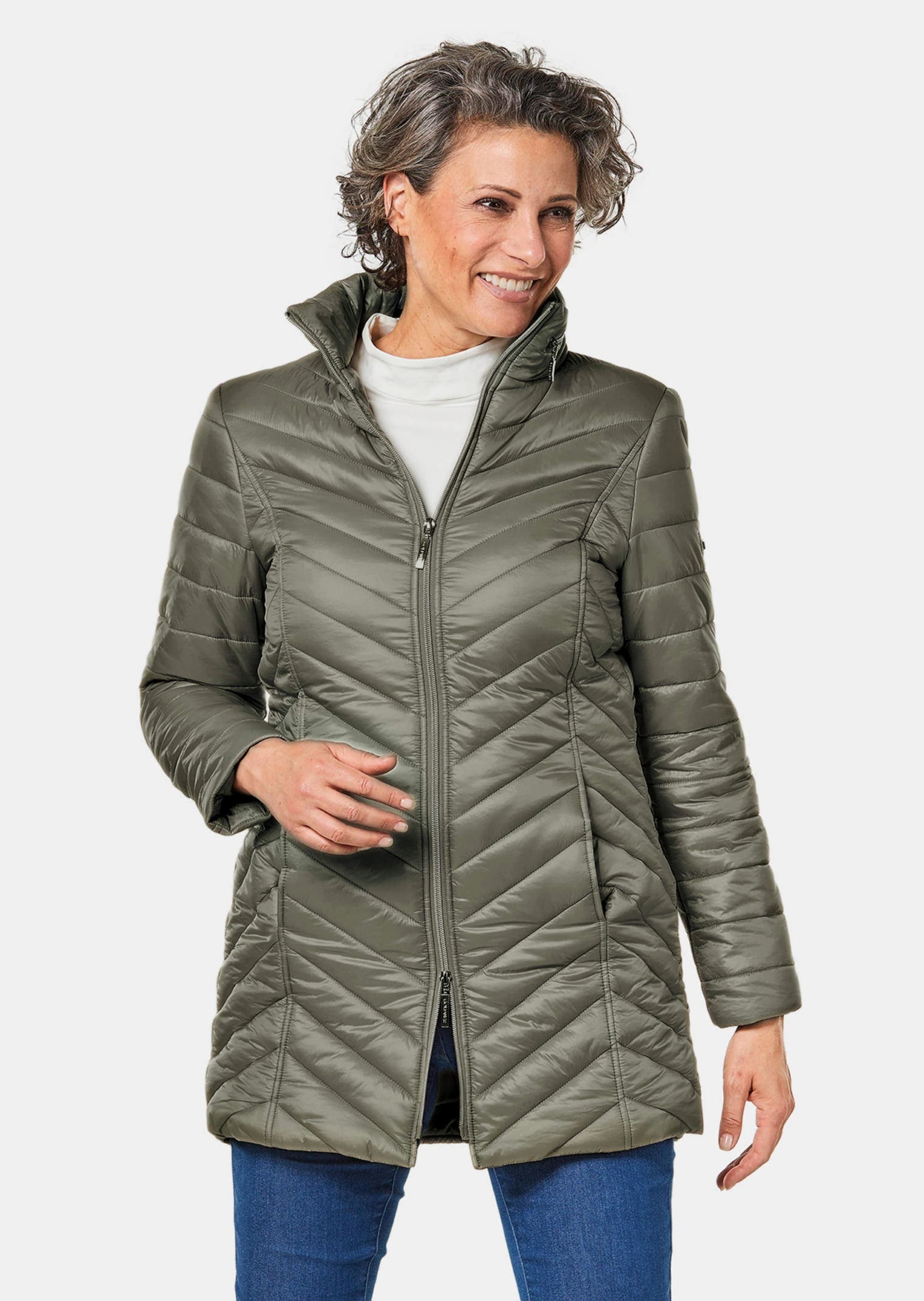 GOLDNER Kurzjacke »Kurzgröße Figurschmeichelnde, leichte Longsteppjacke«