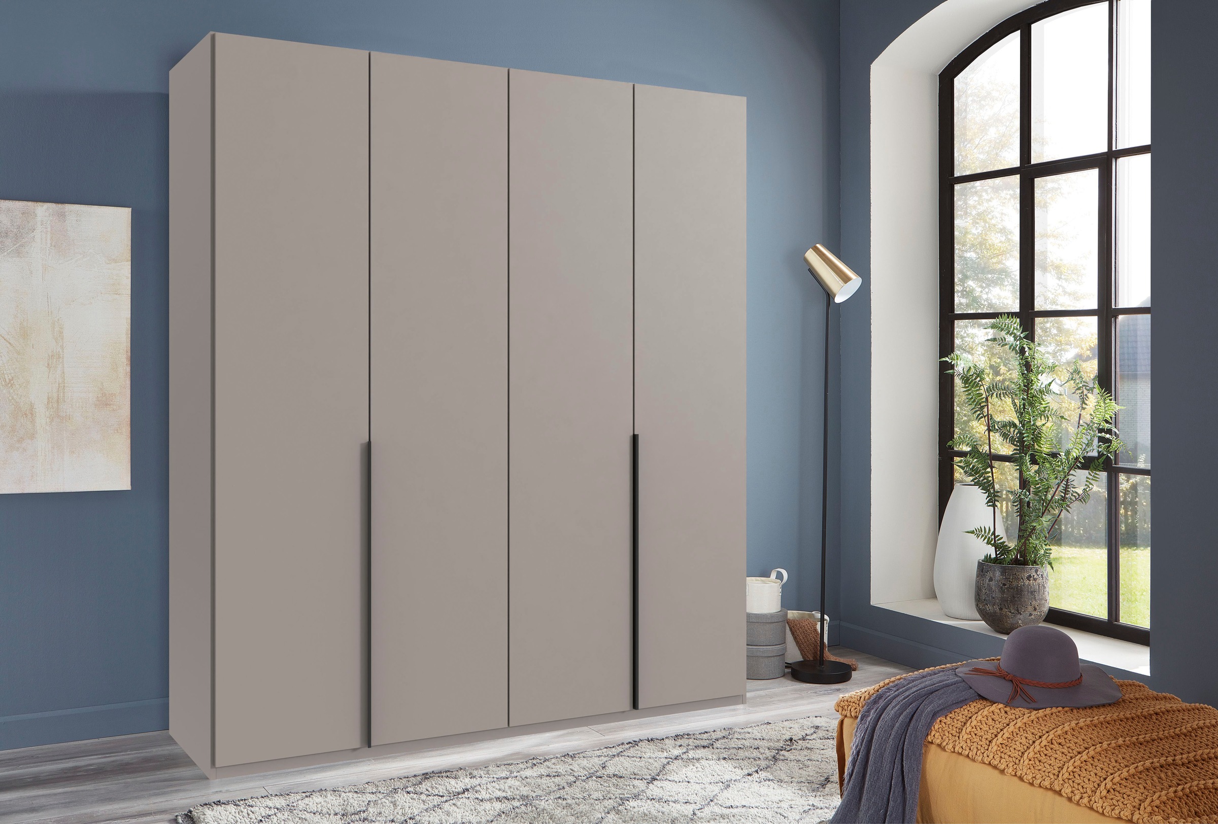Wimex Kleiderschrank »Mugano, in 5 Breiten und 2 Höhen, Made in Germany«, (in Basic oder Premium Ausstattung mit 2 weiteren Einlegeböden), mit langen Griffstangen aus Metall, wahlweise mit oder ohne Spiegel