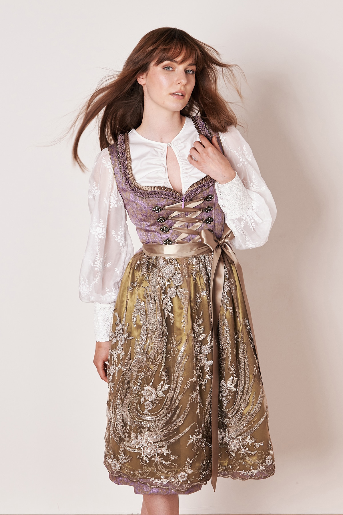 Krüger Dirndl »Dirndl Safina (70cm)«, Zwei Eingrifftaschen im Rock