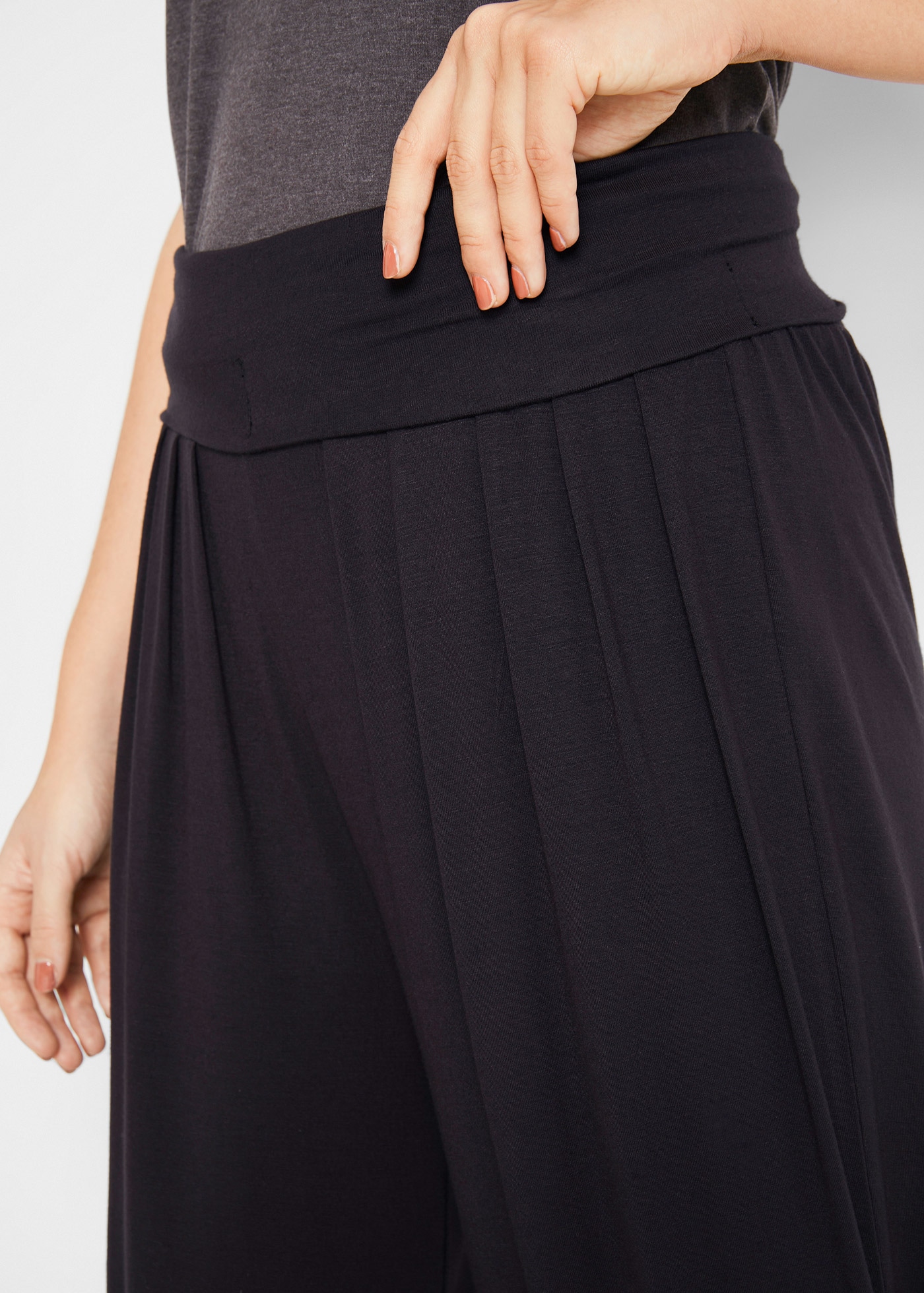 bonprix Haremshose  aus Viskose-Mix, mit Elasthan, lockere Passform, 3/4-Länge