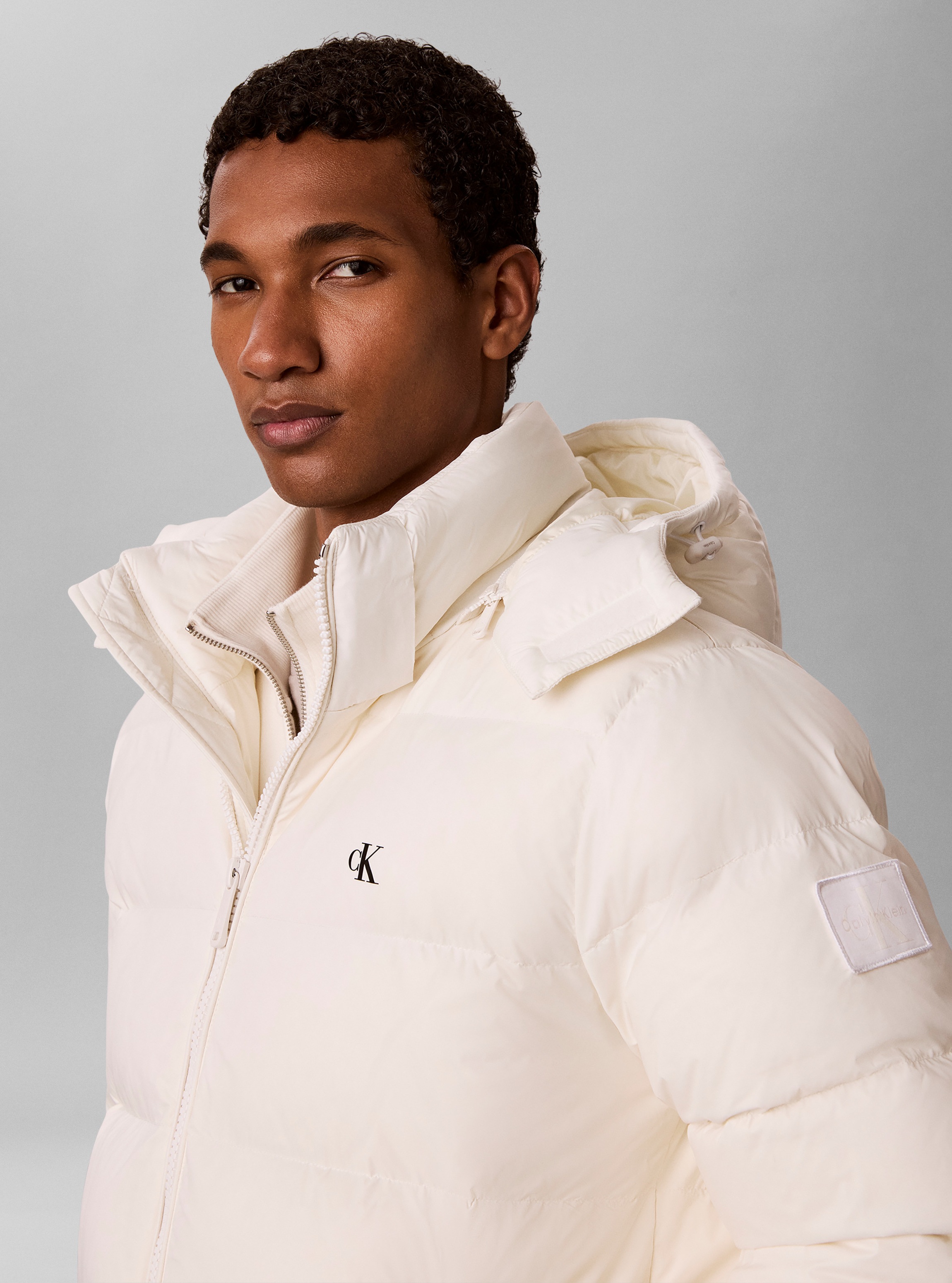Calvin Klein Jeans Steppjacke mit Kapuze Regular Fit, warm wattiert, Logo-Stickerei