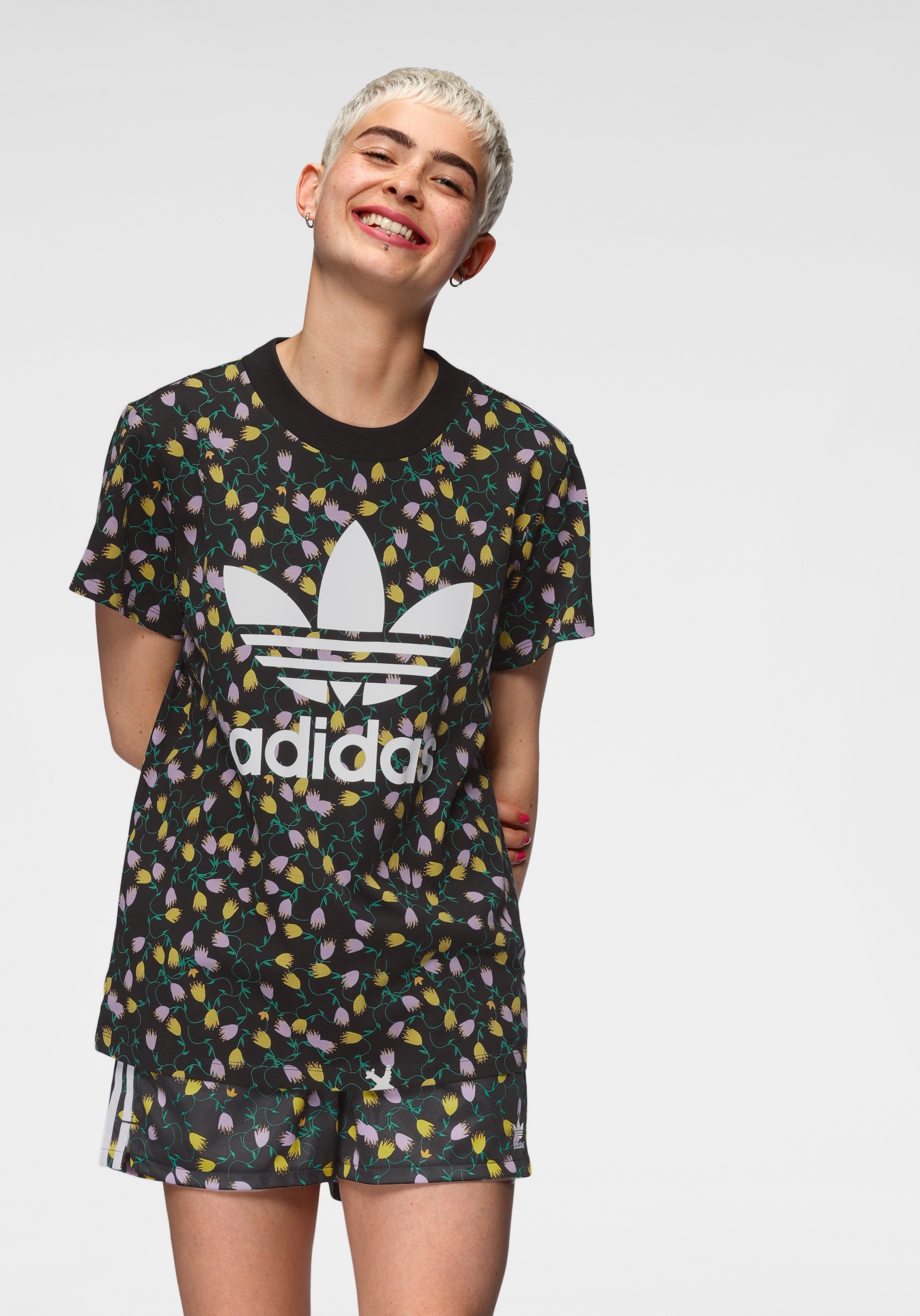 Adidas Originals T Shirt Aop Tee Kaufen Online Bei Otto