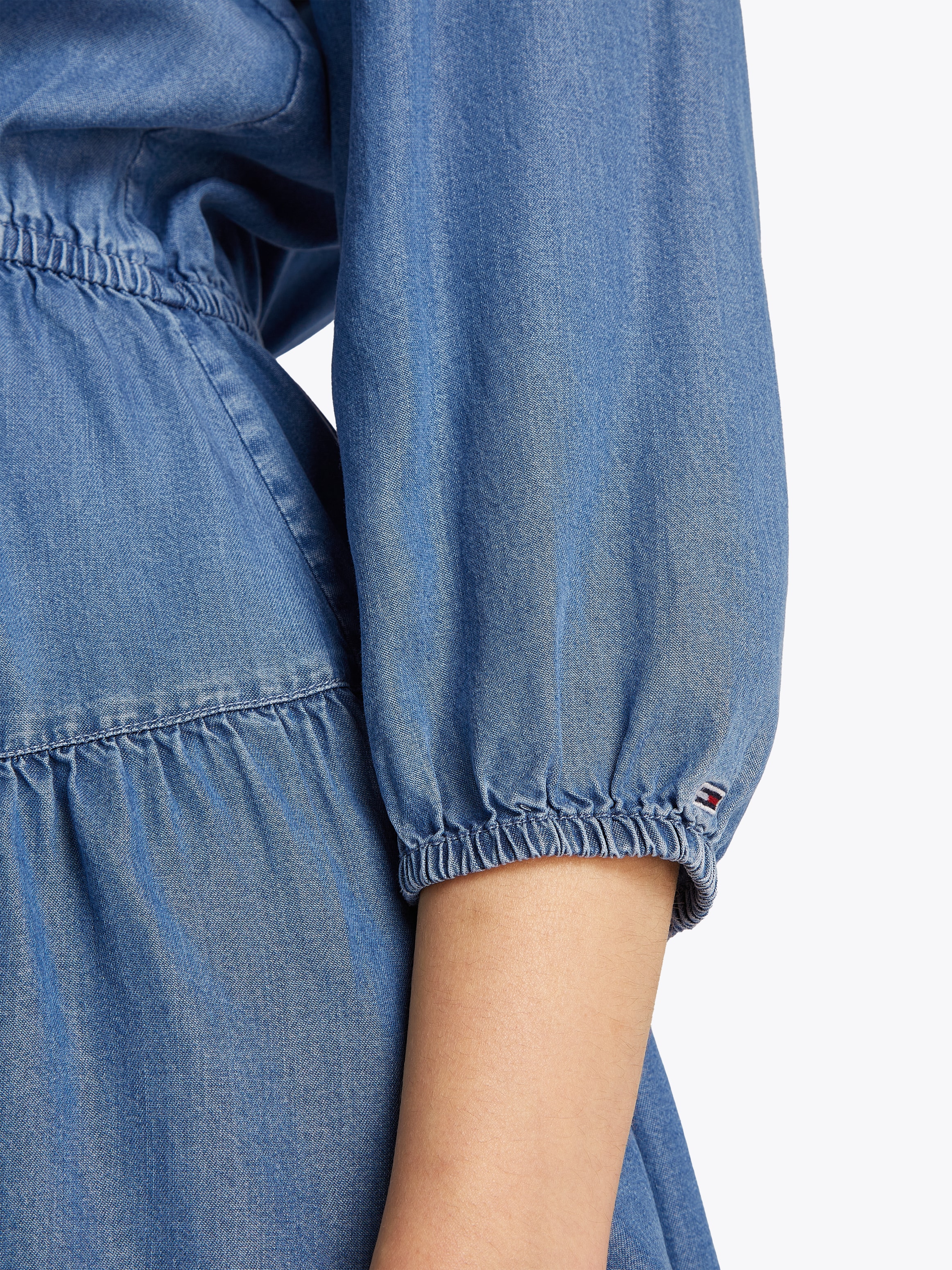 Tommy Jeans Blusenkleid »TJW CHAMBRAY MINI DRESS EXT«, mit Volant, in Mini-Länge