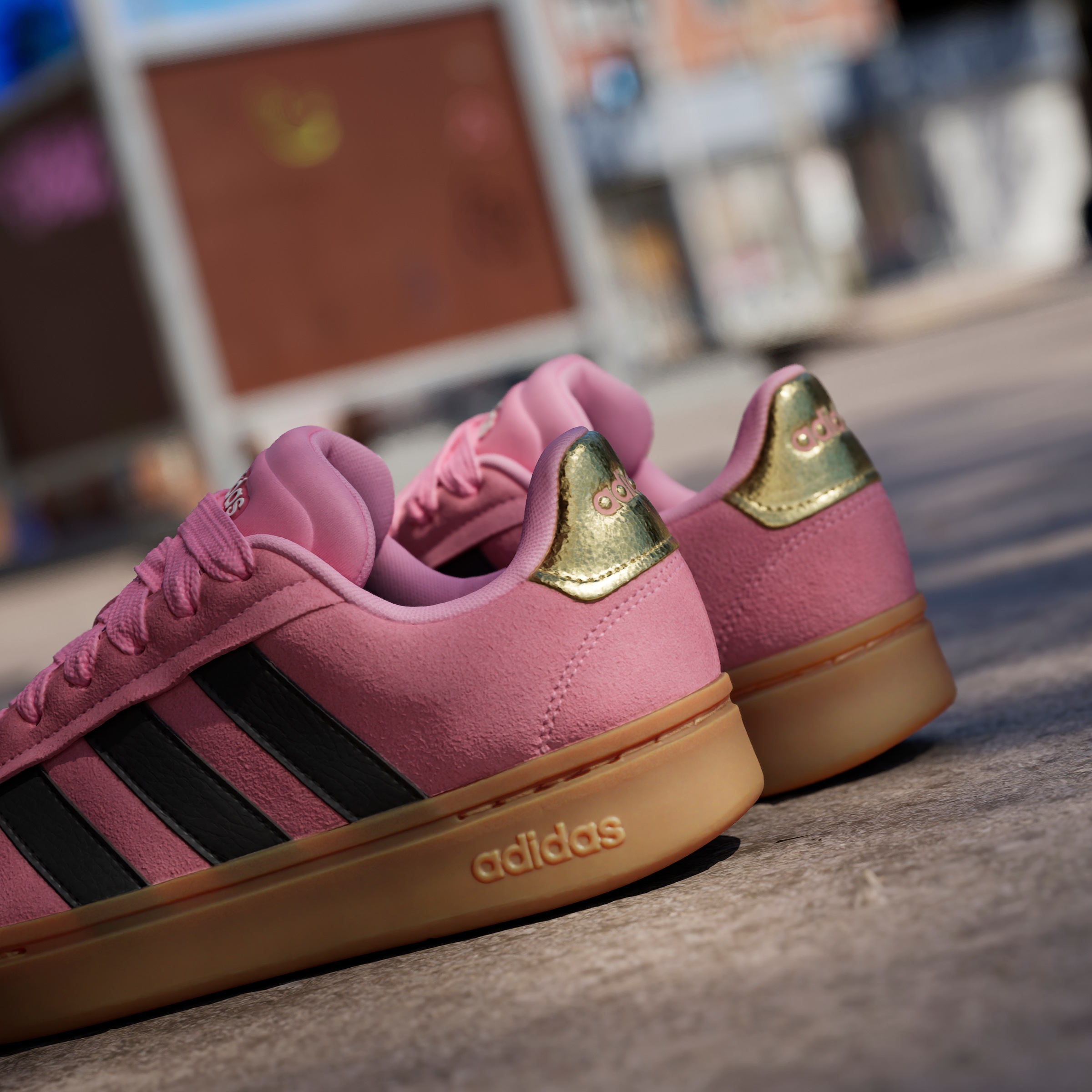 adidas Sportswear Sneaker »GRAND COURT ALPHA 00S«, Design inspiriert vom adidas Campus 00