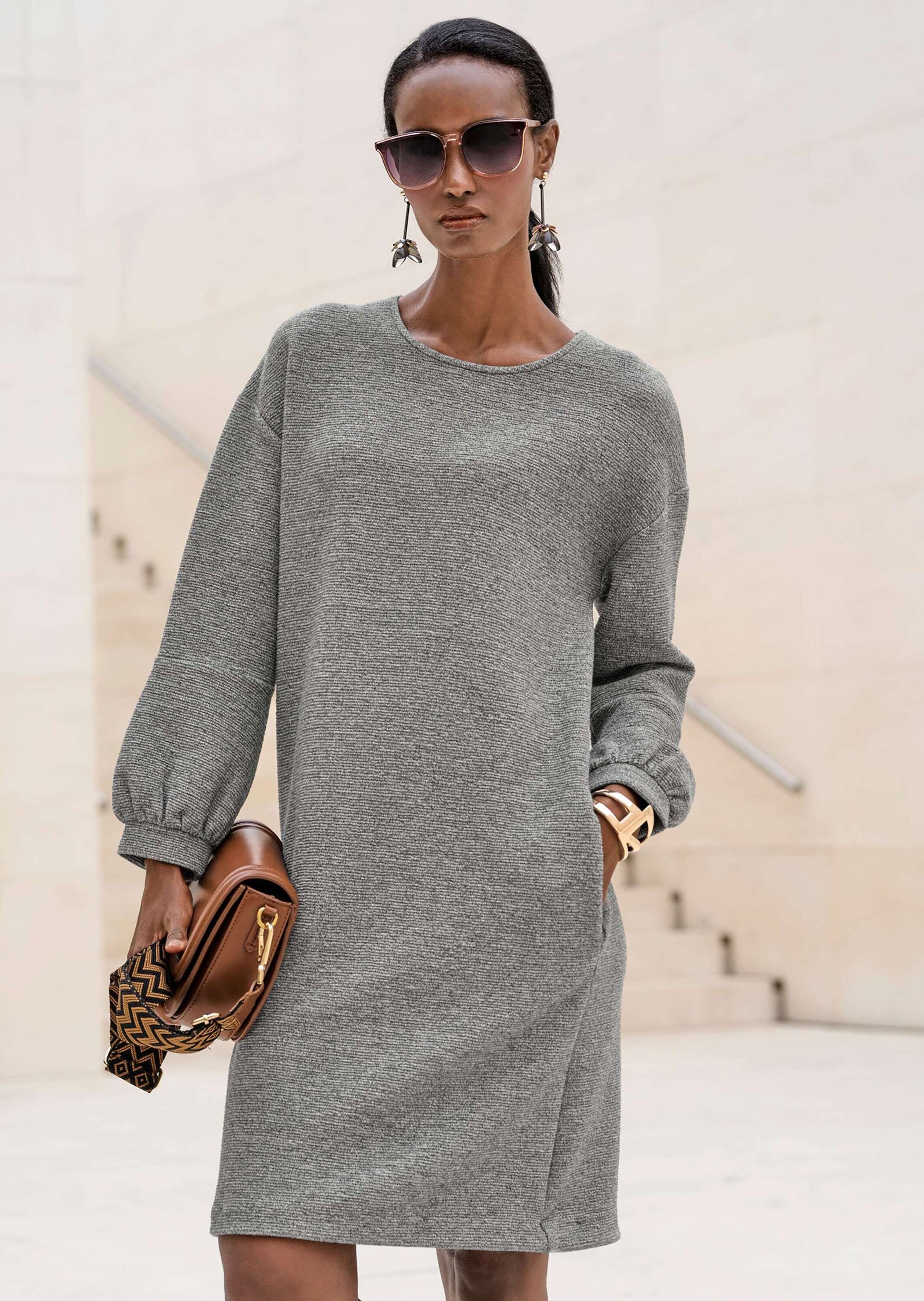 MADELEINE Sommerkleid »Kleid Lässiges Rundhals-Kleid mit Taschen«