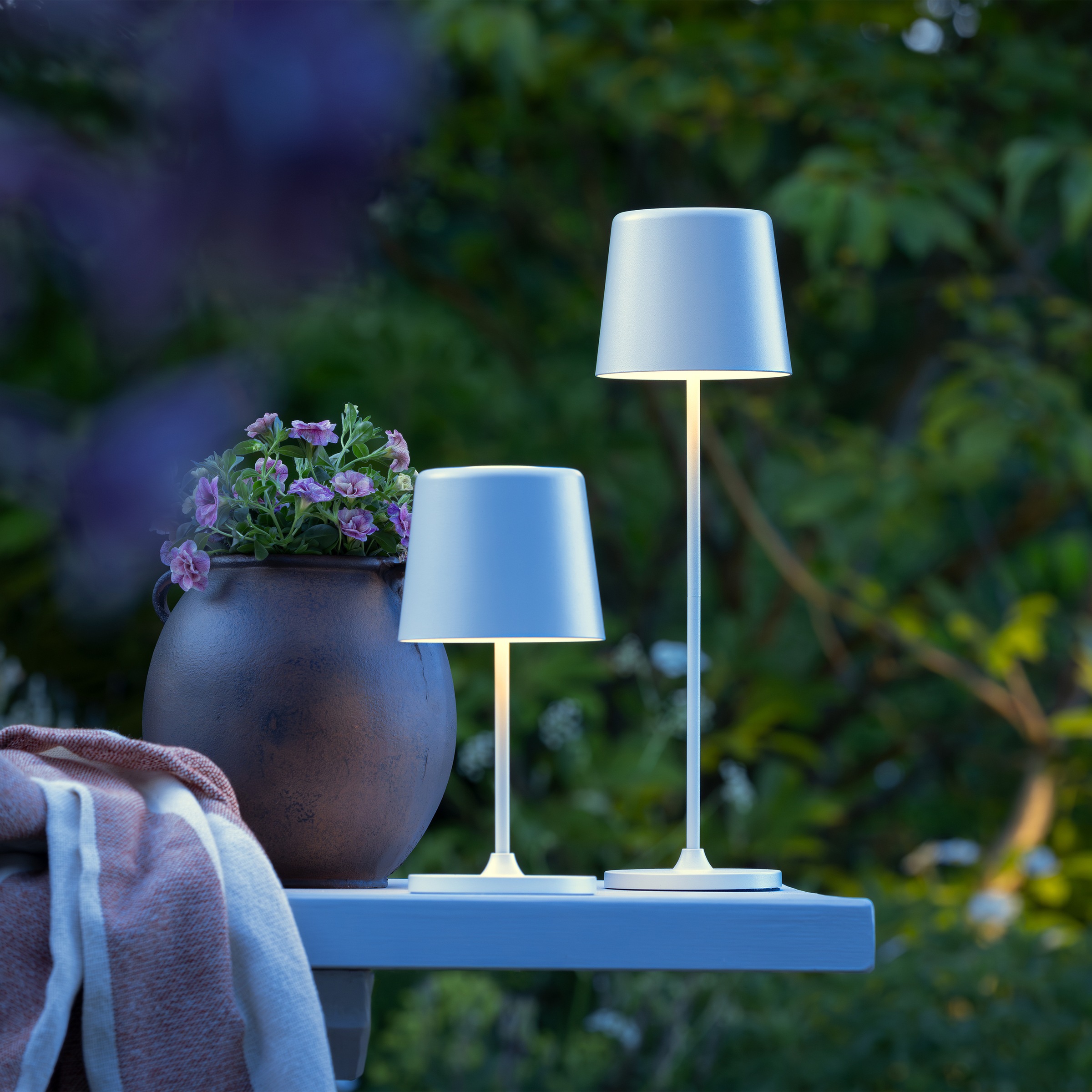 Brilliant LED Tischleuchte »Kaami - mobile LED Außen Tischlampe«, mobile LED Außen Tischlampe, 37 cm, 310 lm, Touchdimmer, USB
