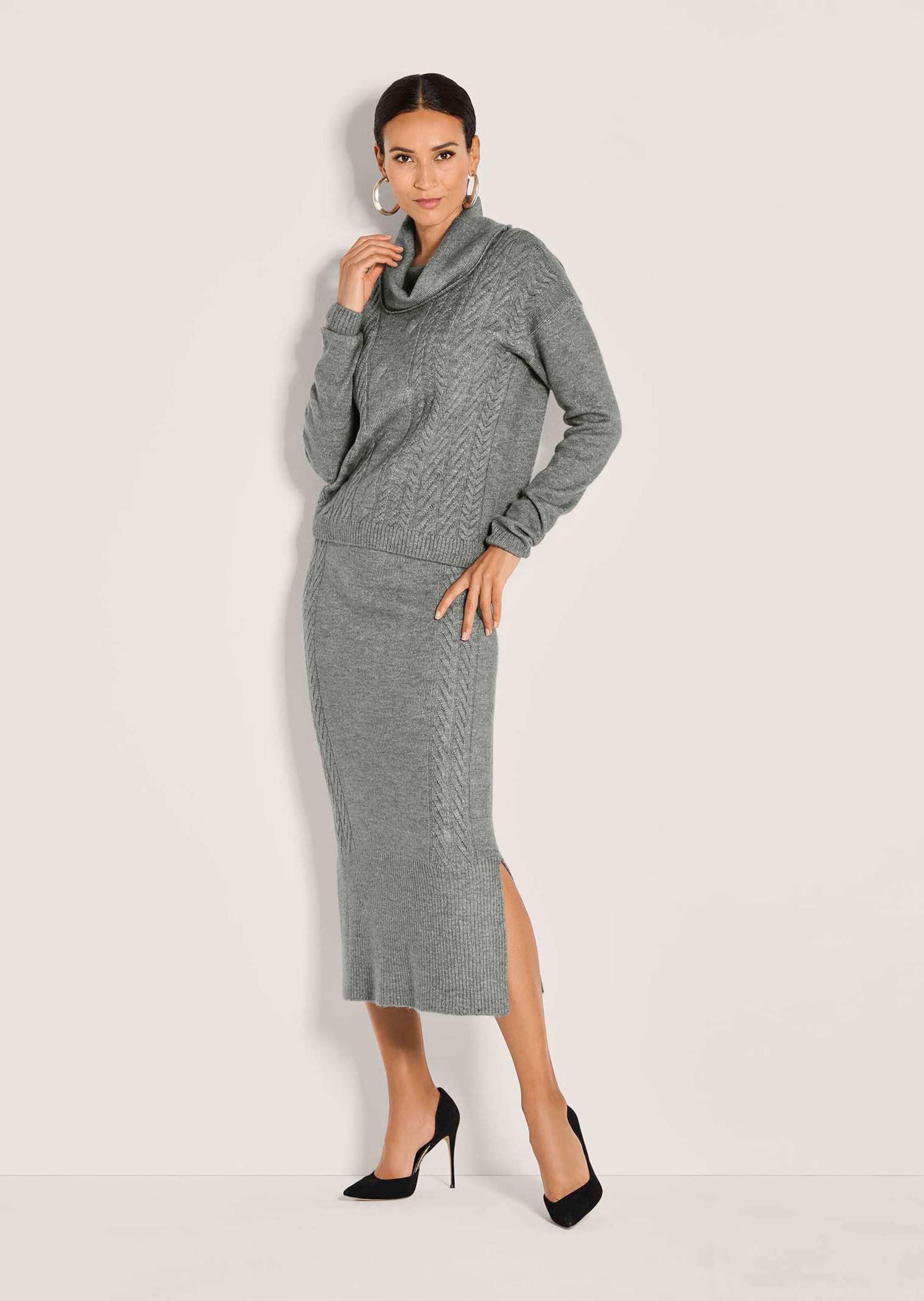 MADELEINE Longpullover »Strickpullover Stilvoller Viskosepullover mit Capuchon-Kragen« mit Zopfmuster