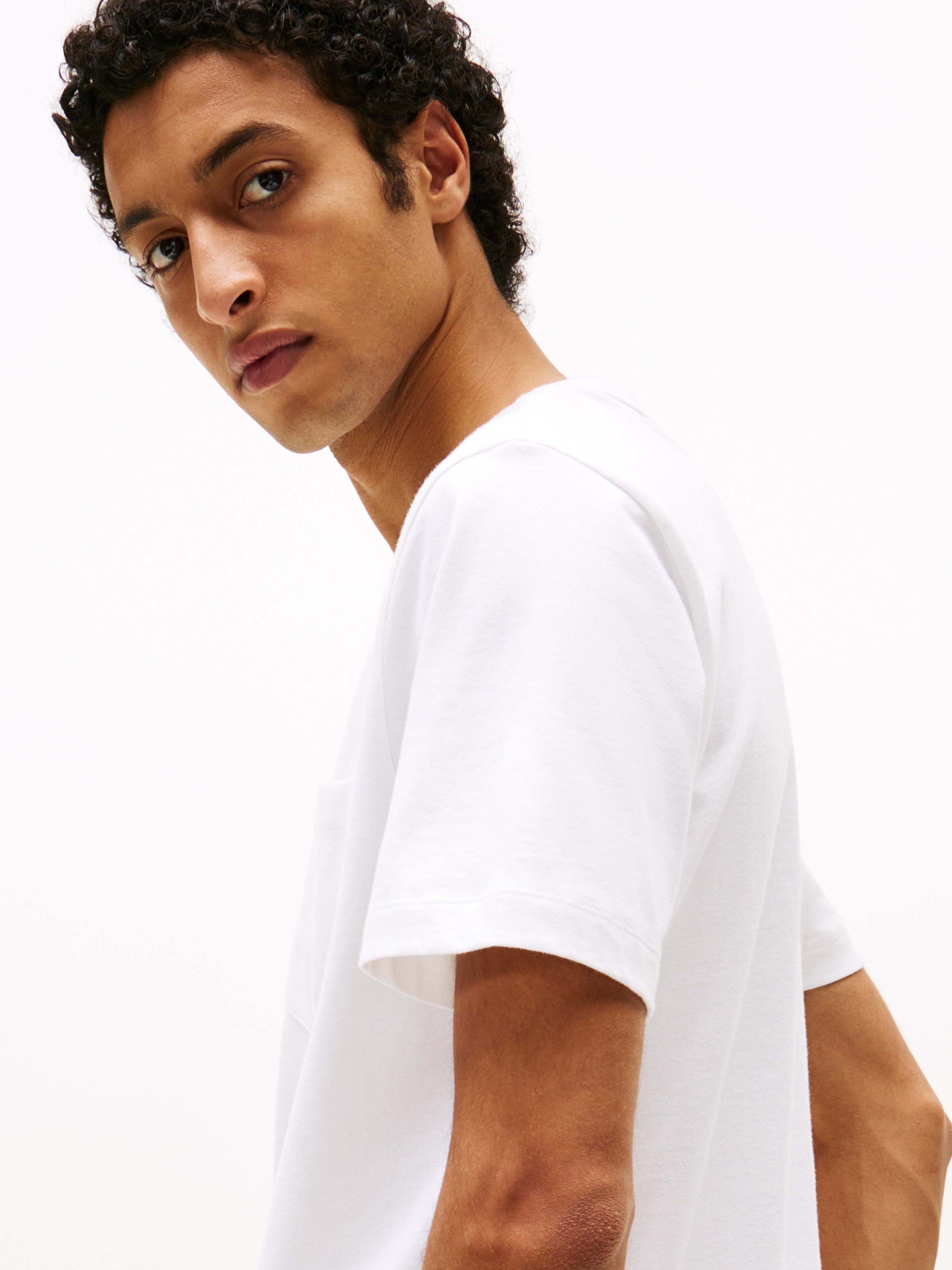 Tommy Hilfiger T-Shirt »ESSENTIAL SOLID POCKET TEE«
