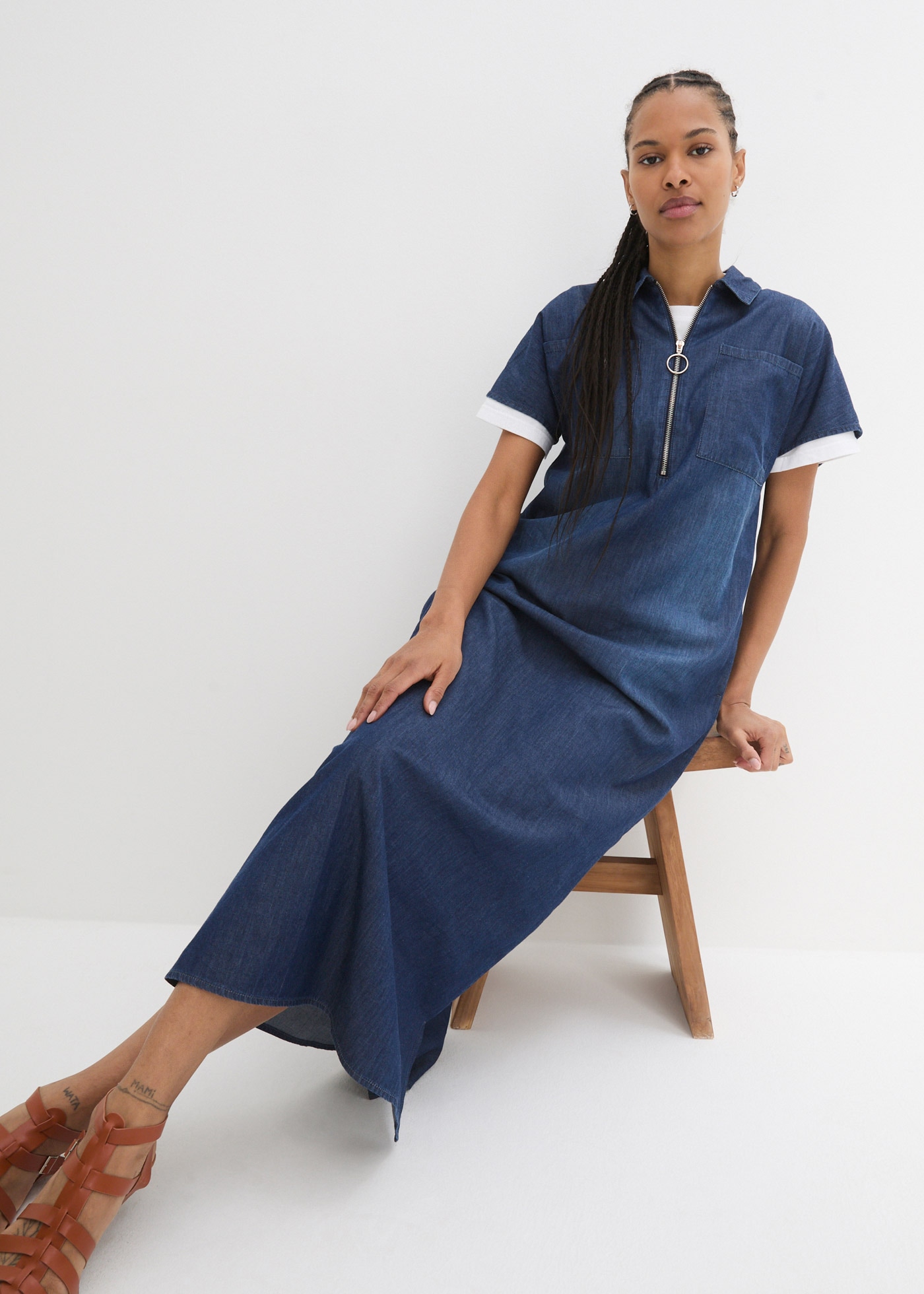 bonprix Jeanskleid für warme Tage, mit kurzem Arm, aus Baumwolle, mit Hemdblusenkragen