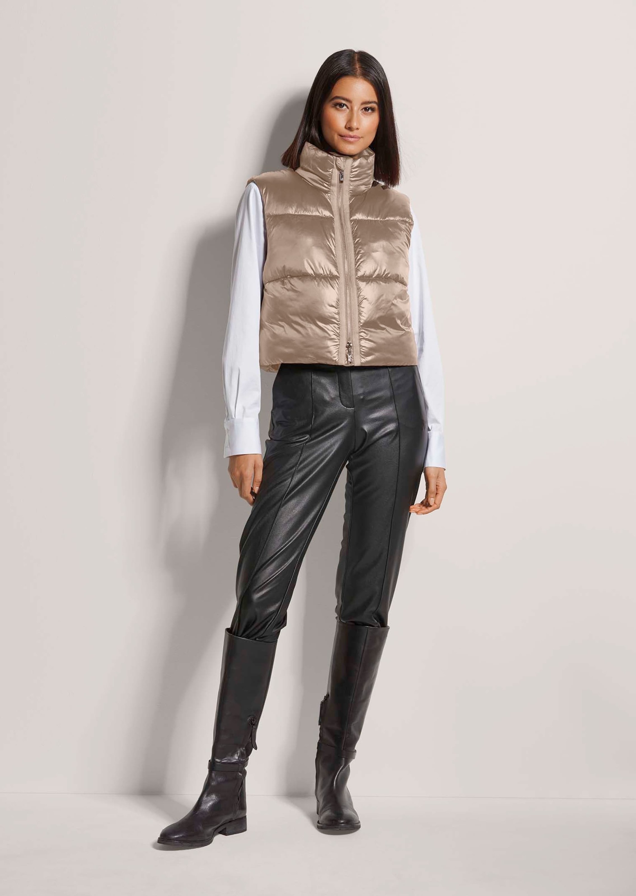 MADELEINE Kurzweste »Steppweste Sommerweste mit Glanz-Finish« Wattierte Steppweste in Kurzform