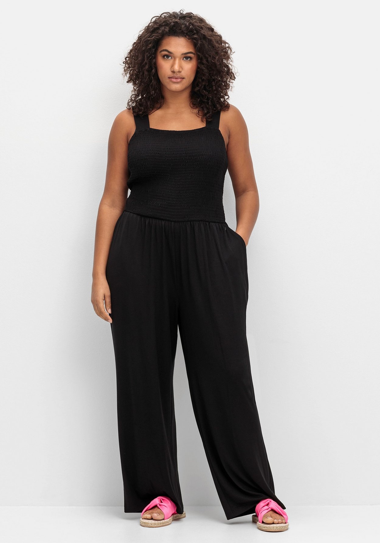 Sheego Jumpsuit »Jumpsuit mit Smok-Oberteil und weitem Bein«