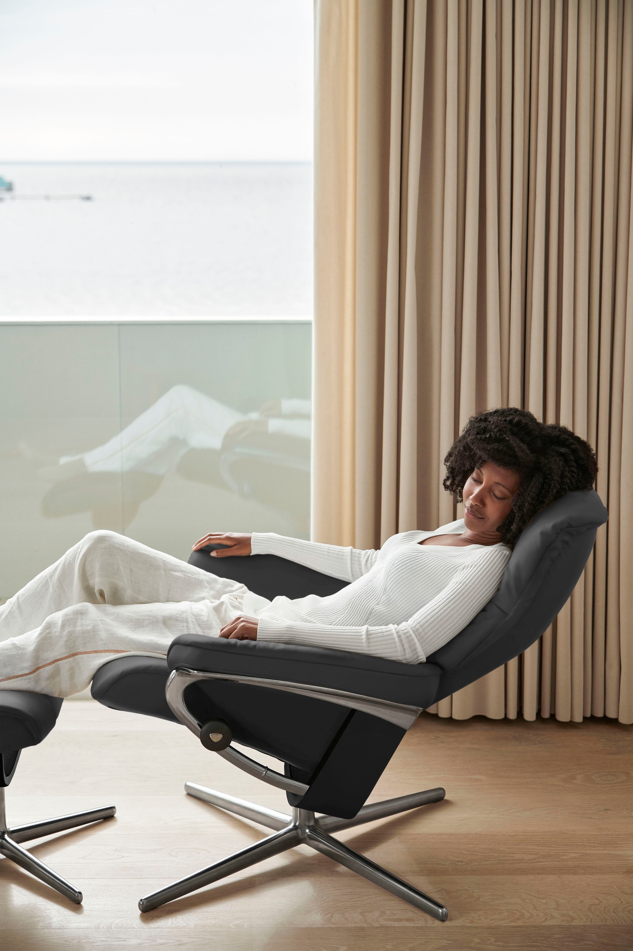 Stressless® Relaxsessel »Mayfair« mit Cross Base, Größe S, M & L, Holzakzent Schwarz