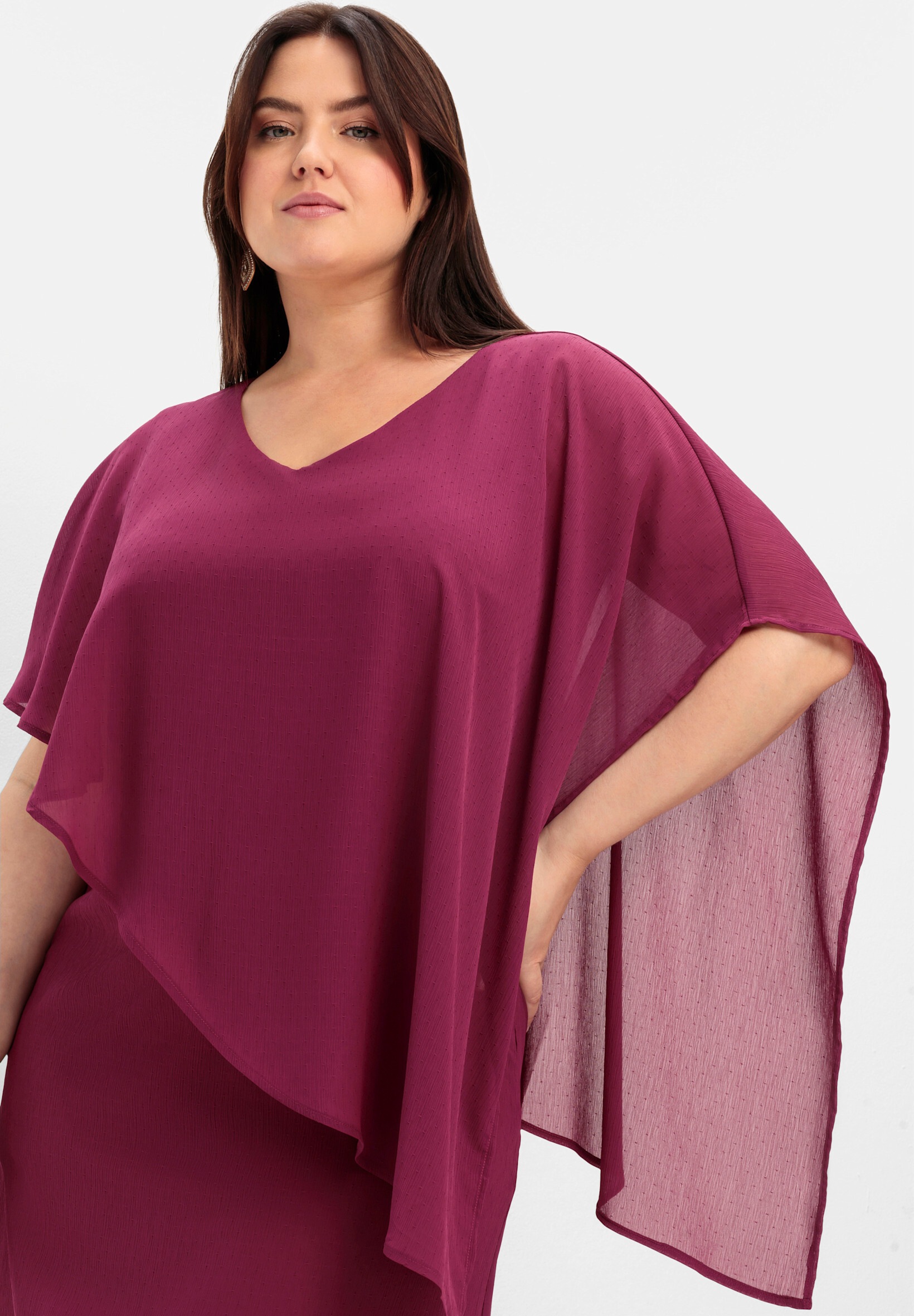 Sheego Cocktailkleid »Cocktailkleid Cocktailkleid aus Chiffon« Ohne Taschen mit asymetrischem Cape