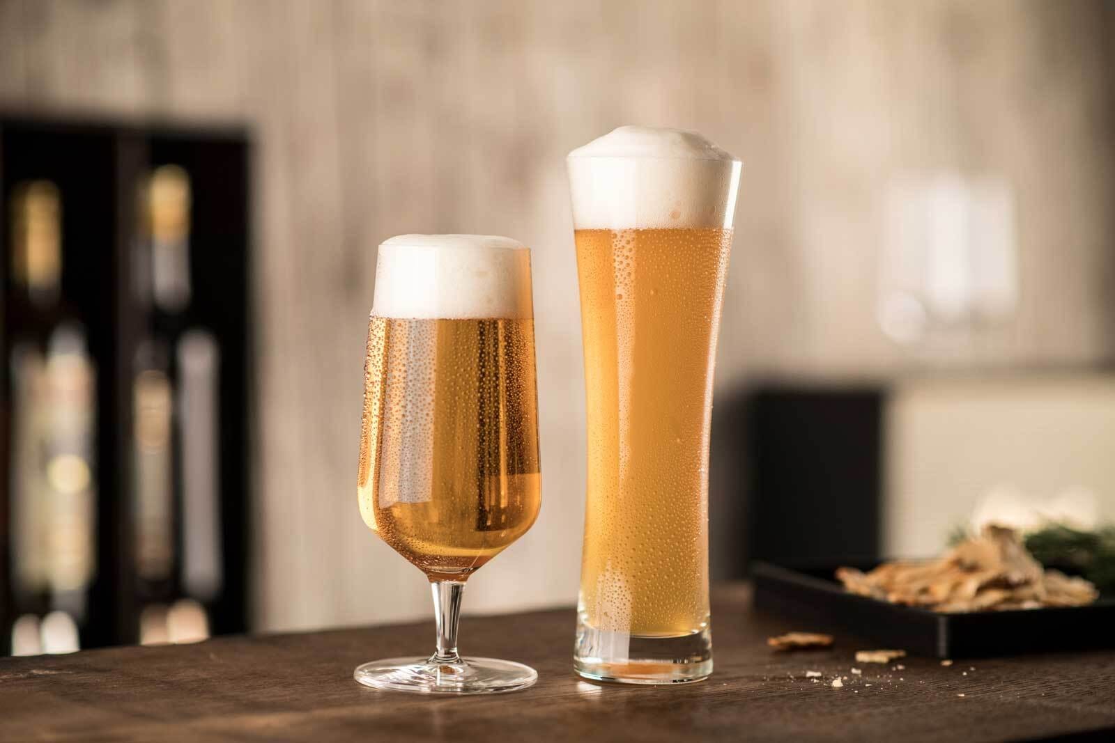 SCHOTT-ZWIESEL Bierglas »Weizenbiergläser Beer Basic 300 ml 4er Set transparent«
