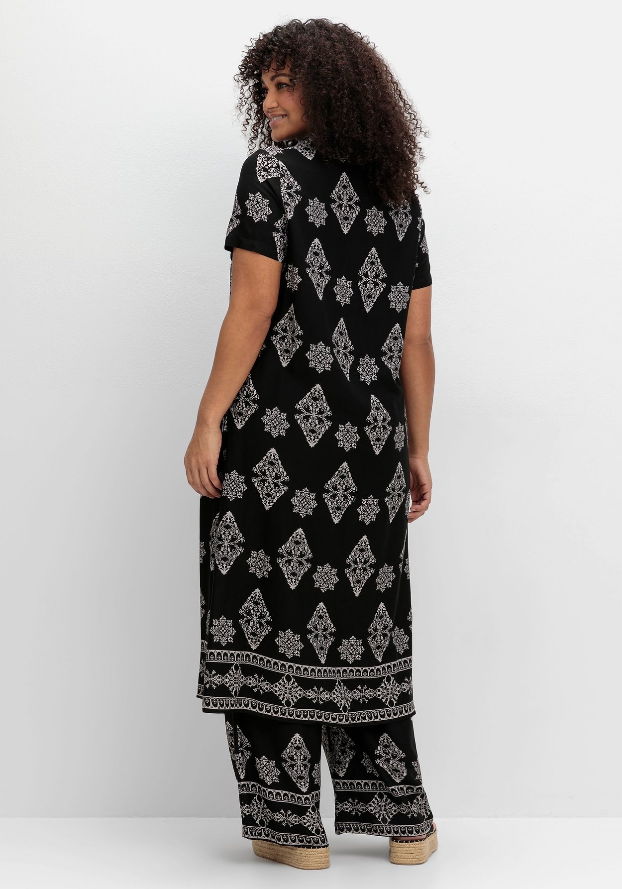 Sheego Longbluse »Longbluse mit Ornamentdruck, extralang«