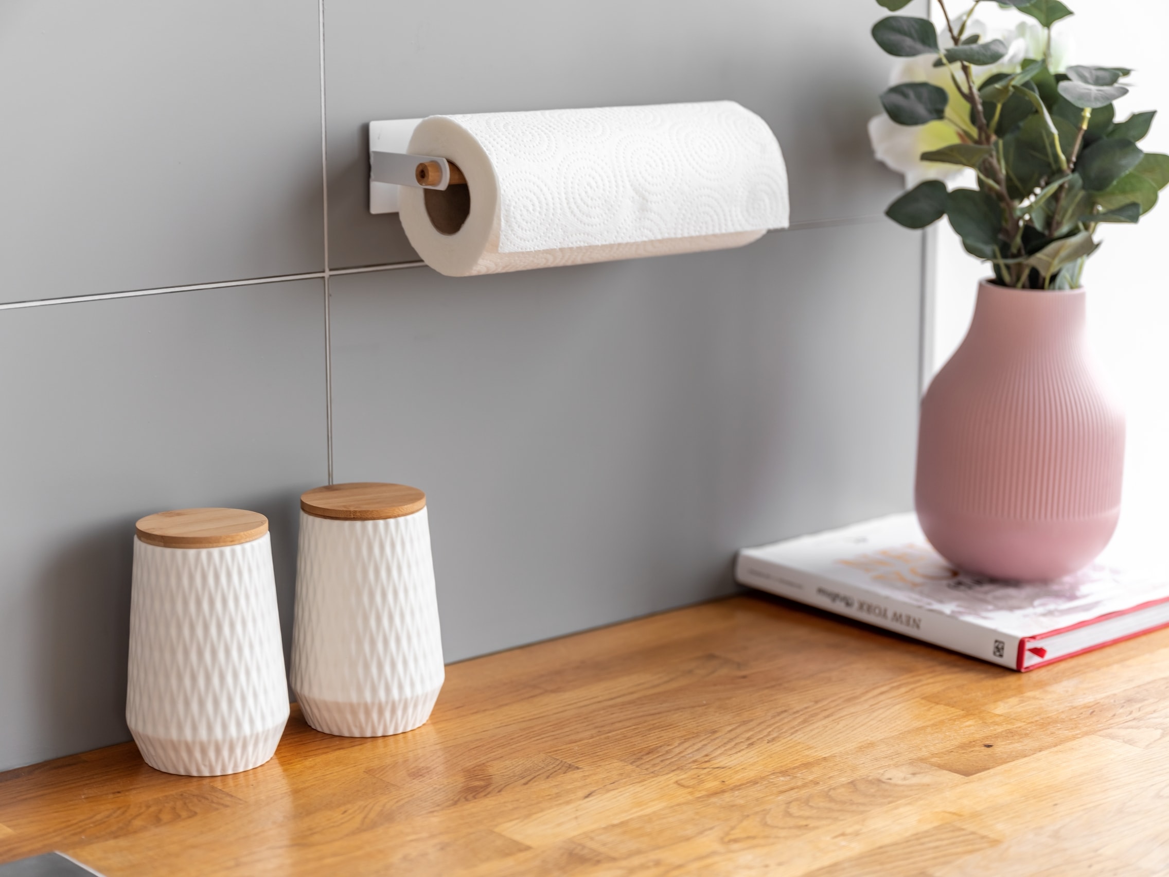 WENKO Küchenrollenhalter »Modell Magna«, magnetischer Wandrollenhalter für Küchenpapier, Befestigen ohne Bohren