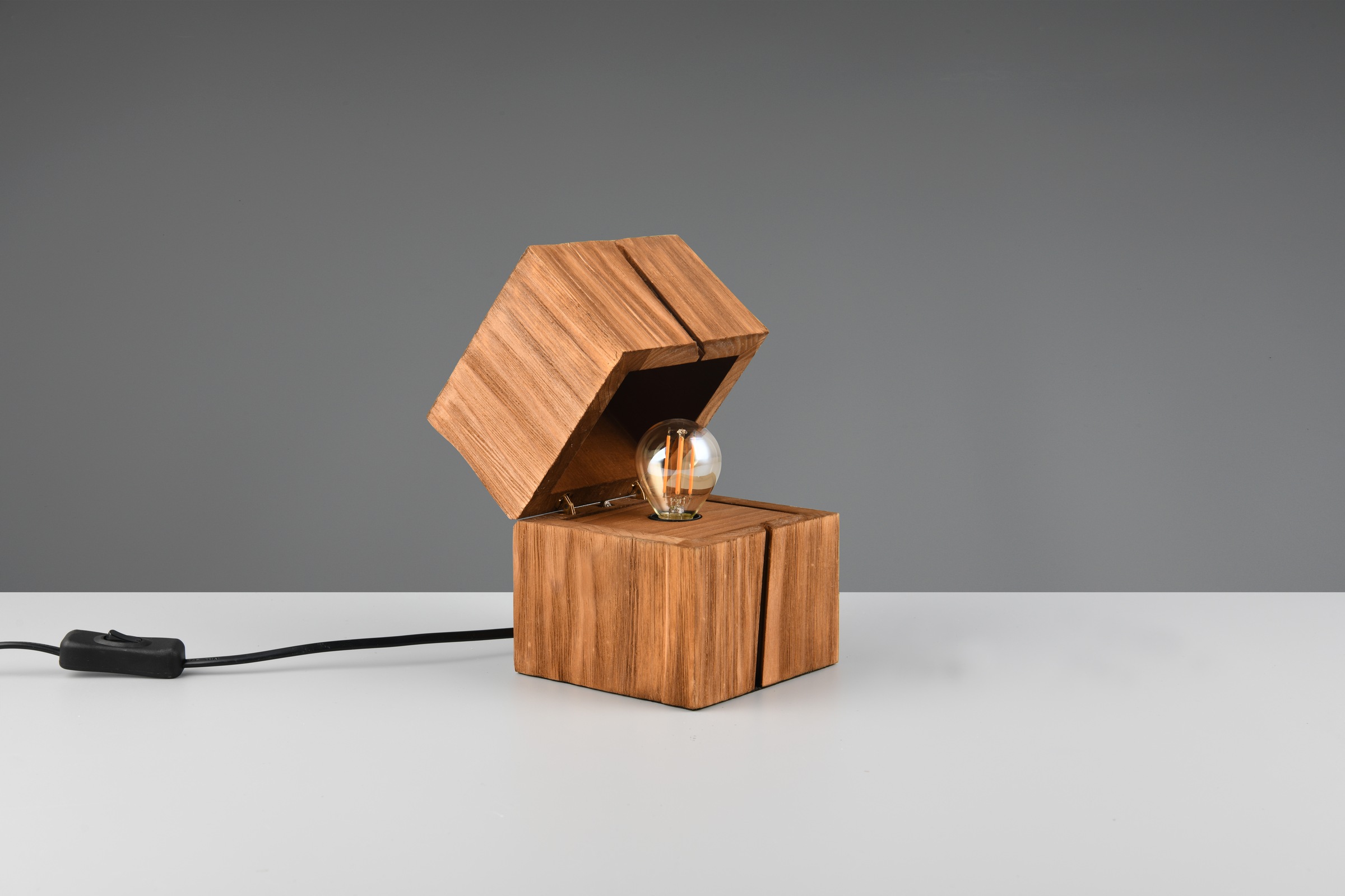 TRIO Leuchten Schreibtischlampe »TREASURE, Deko Tischleuchte Schatzkiste inkl 1xE14 LED 225 Lumen 2700K« E14 1 Stk. Warmweiß Licht startet bei öffnen der Box, Schnurschalter, Naturholz Tischlampe