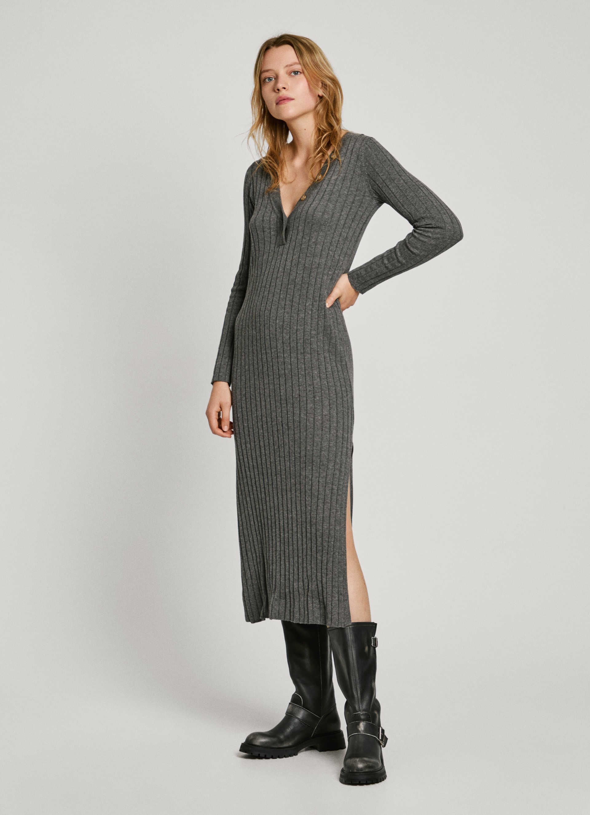 Pepe Jeans Strickkleid »IZABEL DRESS«, mit dekorativer Knopfleiste