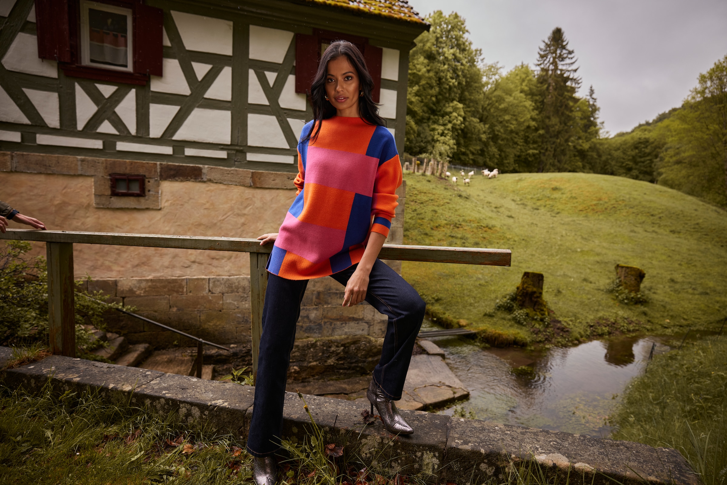 Aniston SELECTED 5-Pocket-Jeans in Straight-Form und dunkler, moderner Waschung - NEUE KOLLEKTION