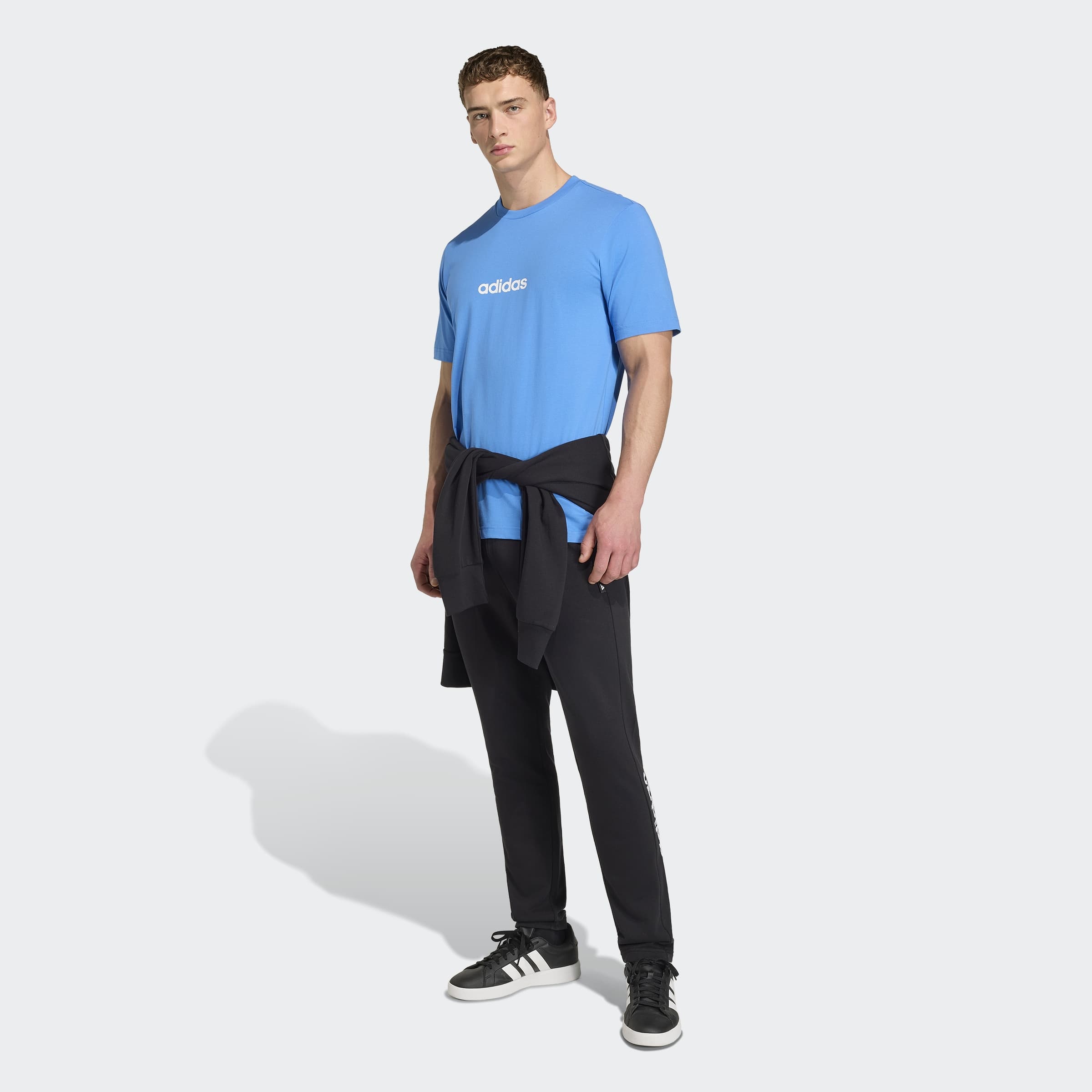 adidas Sportswear T-Shirt »ESSENTIALS LINEAR SINGLE JERSEY« überschnittene Schultern, Kurzarmdesign, aus Baumwolljersey