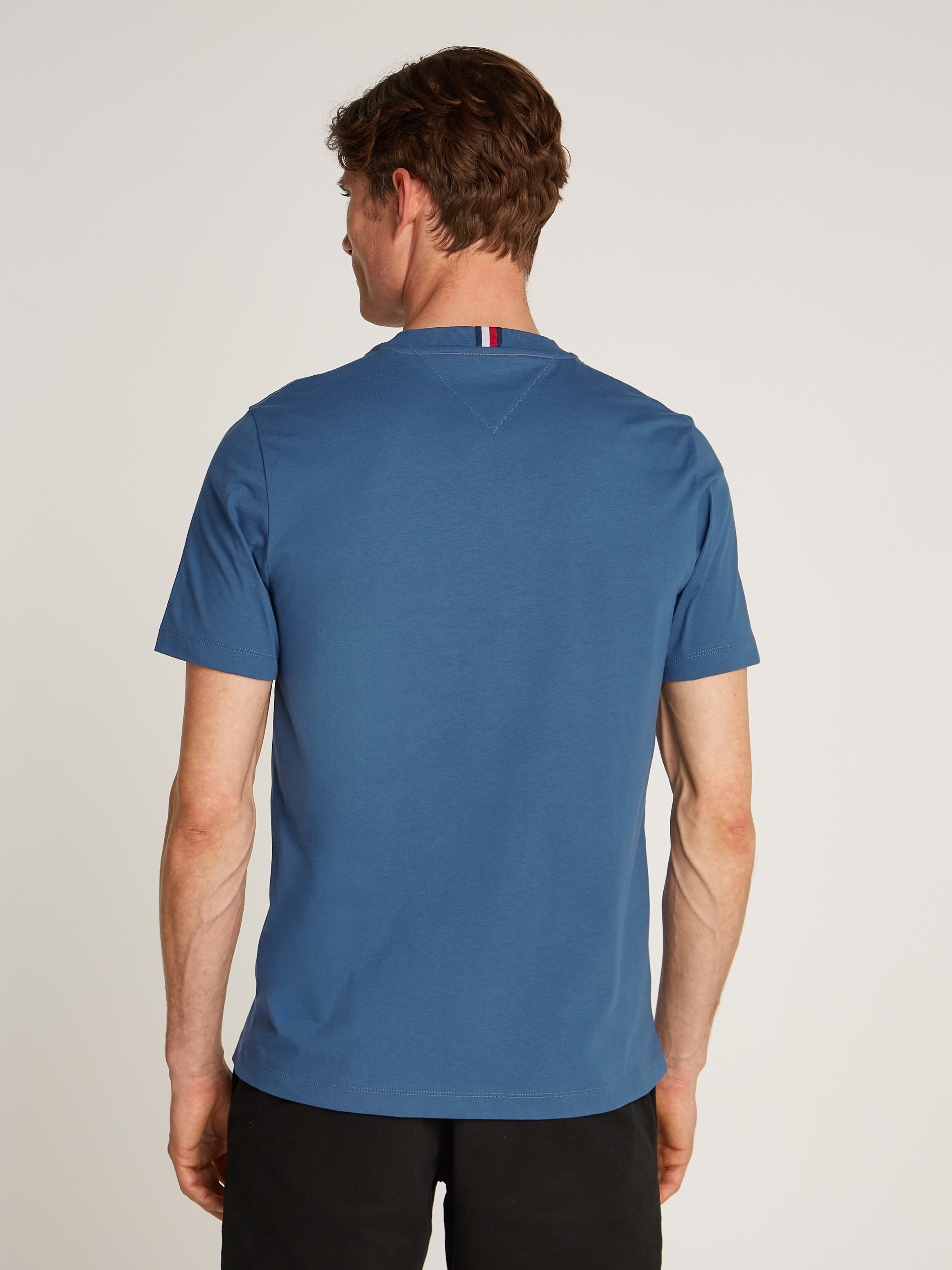 Tommy Hilfiger T-Shirt »SCRIPT LOGO TEE«, mit aufgesticktem Logo